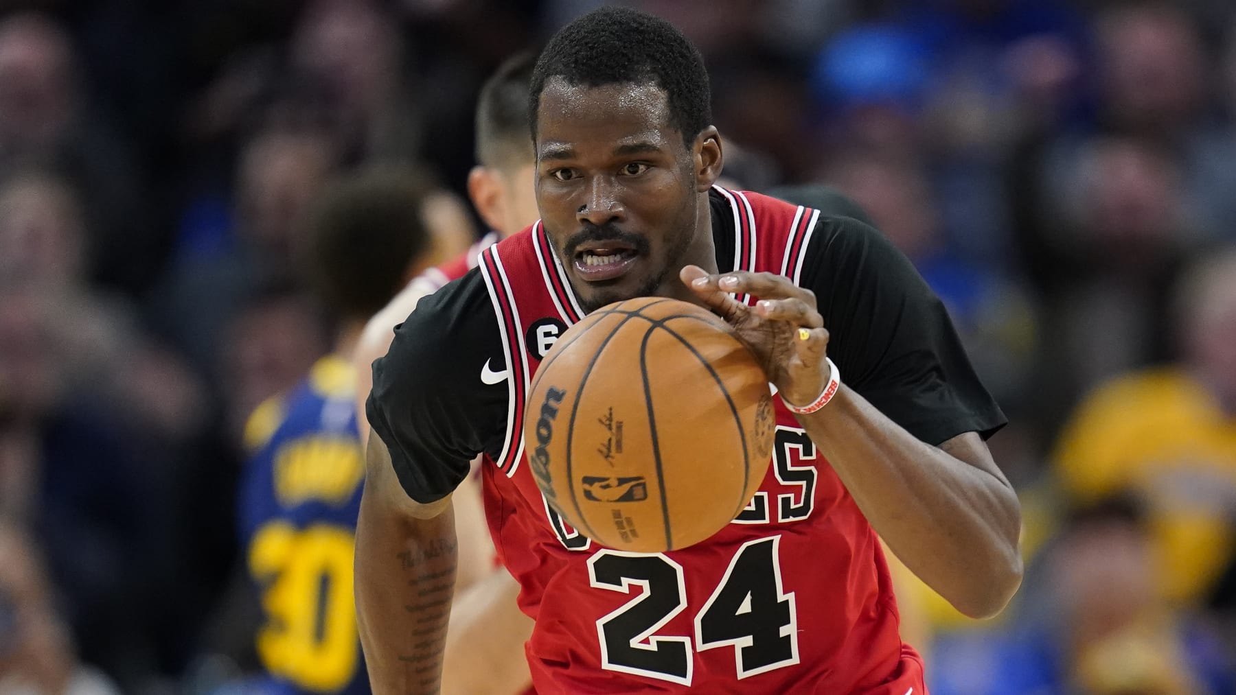 Chicago Bulls forward Javonte Green moves the ball against the Golden State Warriors during the second half of an NBA basketball game in San Francisco, Friday, Dec. 2, 2022. (AP Photo/Godofredo A. Vásquez) Chicago Bulls forward Javonte Green moves the ball against the Golden State Warriors during the second half of an NBA basketball game in San Francisco, Friday, Dec. 2, 2022. (AP Photo/Godofredo A. Vásquez)