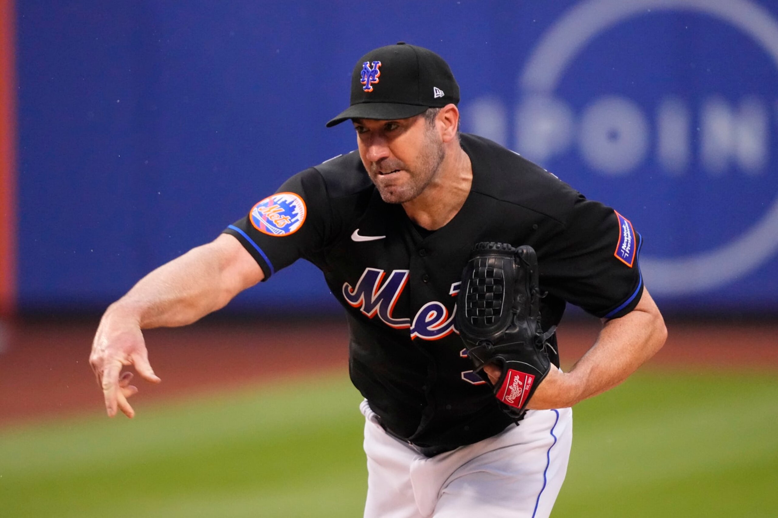 FLUSHING, NY - JULY 14: New York Mets Pitcher Justin Verlander (35) delivers a pitch during the first inning of the MLB game between the Los Angels Dodgers and New York Mets on July 14, 2023, at Citi Field in Flushing, NY. (Photo by Gregory Fisher/Icon Sportswire via Getty Images)