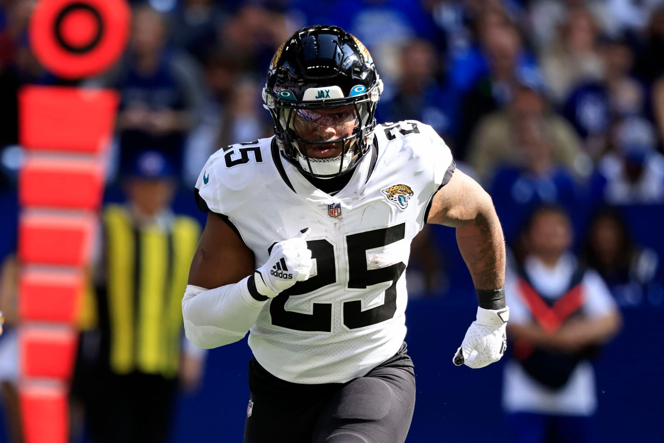 INDIANAPOLIS, INDIANA - OCTOBER 16: James Robinson #25 of the Jacksonville Jaguars on the field in the game against the Indianapolis Colts at Lucas Oil Stadium on October 16, 2022 in Indianapolis, Indiana. (Photo by Justin Casterline/Getty Images)