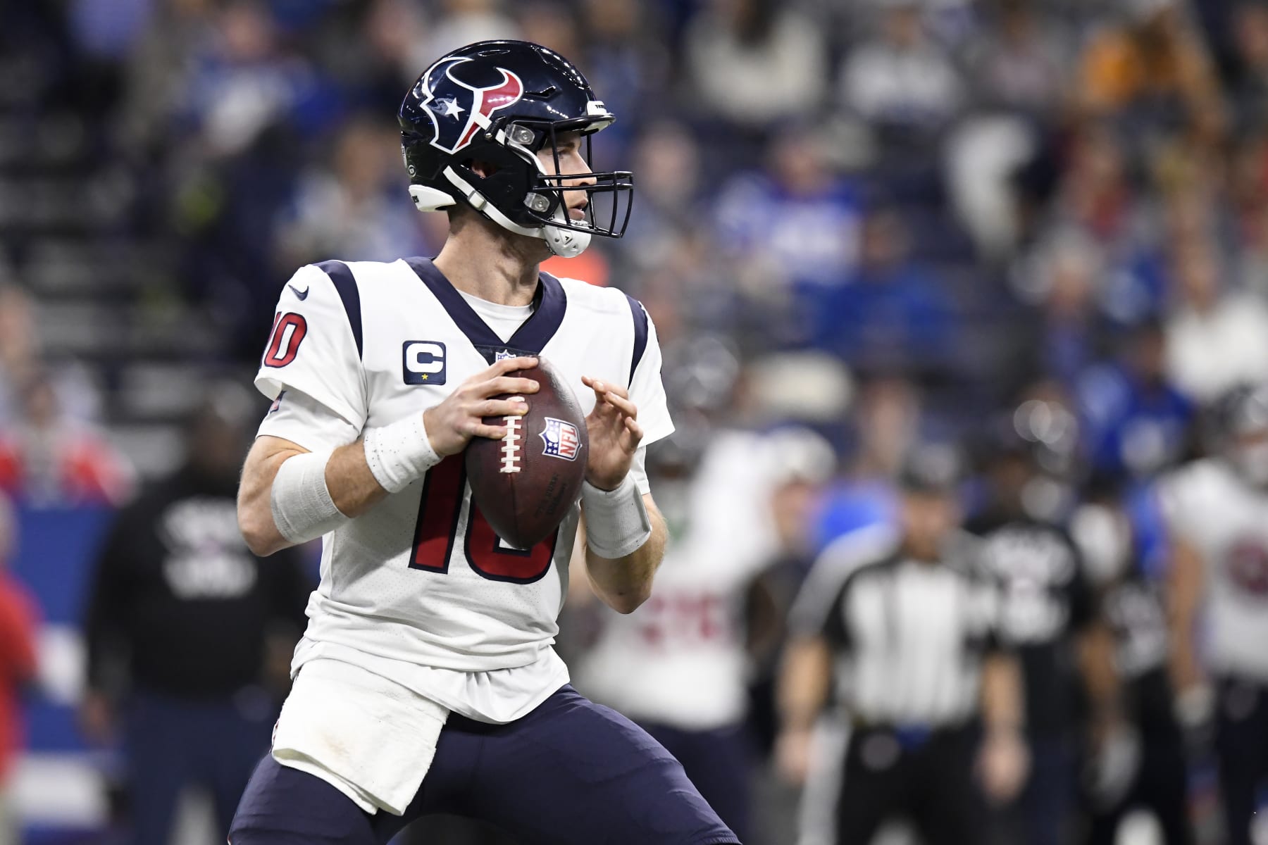 INDIANAPOLIS, IN - JANUARY 08: Houston Texans quarterback Davis Mills (10) looks to pass during the game between the Houston Texans and the Indianapolis Colts on January 8, 2023, at Lucas Oil Stadium in Indianapolis, Indiana. (Photo by Michael Allio/Icon Sportswire via Getty Images)