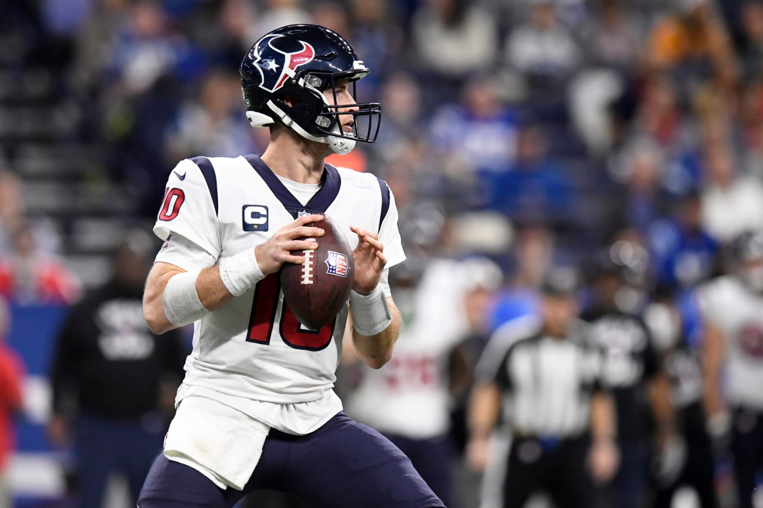INDIANAPOLIS, IN - JANUARY 08: Houston Texans quarterback Davis Mills (10) looks to pass during the game between the Houston Texans and the Indianapolis Colts on January 8, 2023, at Lucas Oil Stadium in Indianapolis, Indiana. (Photo by Michael Allio/Icon Sportswire via Getty Images)