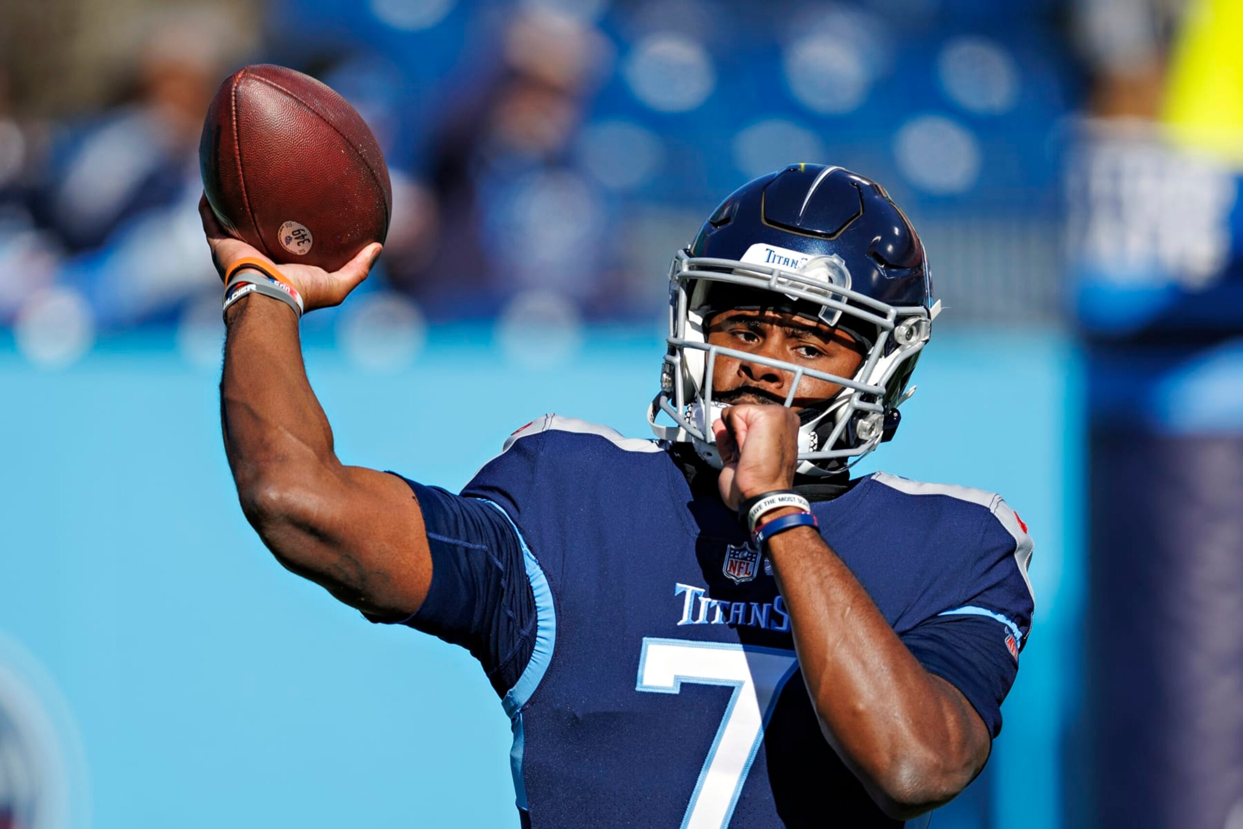 NASHVILLE, TENNESSEE - DECEMBER 24:  Malik Willis #7 of the Tennessee Titans warms up before a game against the Houston Texans at Nissan Stadium on December 24, 2022 in Nashville, Tennessee. The Texans defeated the Titans 19-14. (Photo by Wesley Hitt/Getty Images)