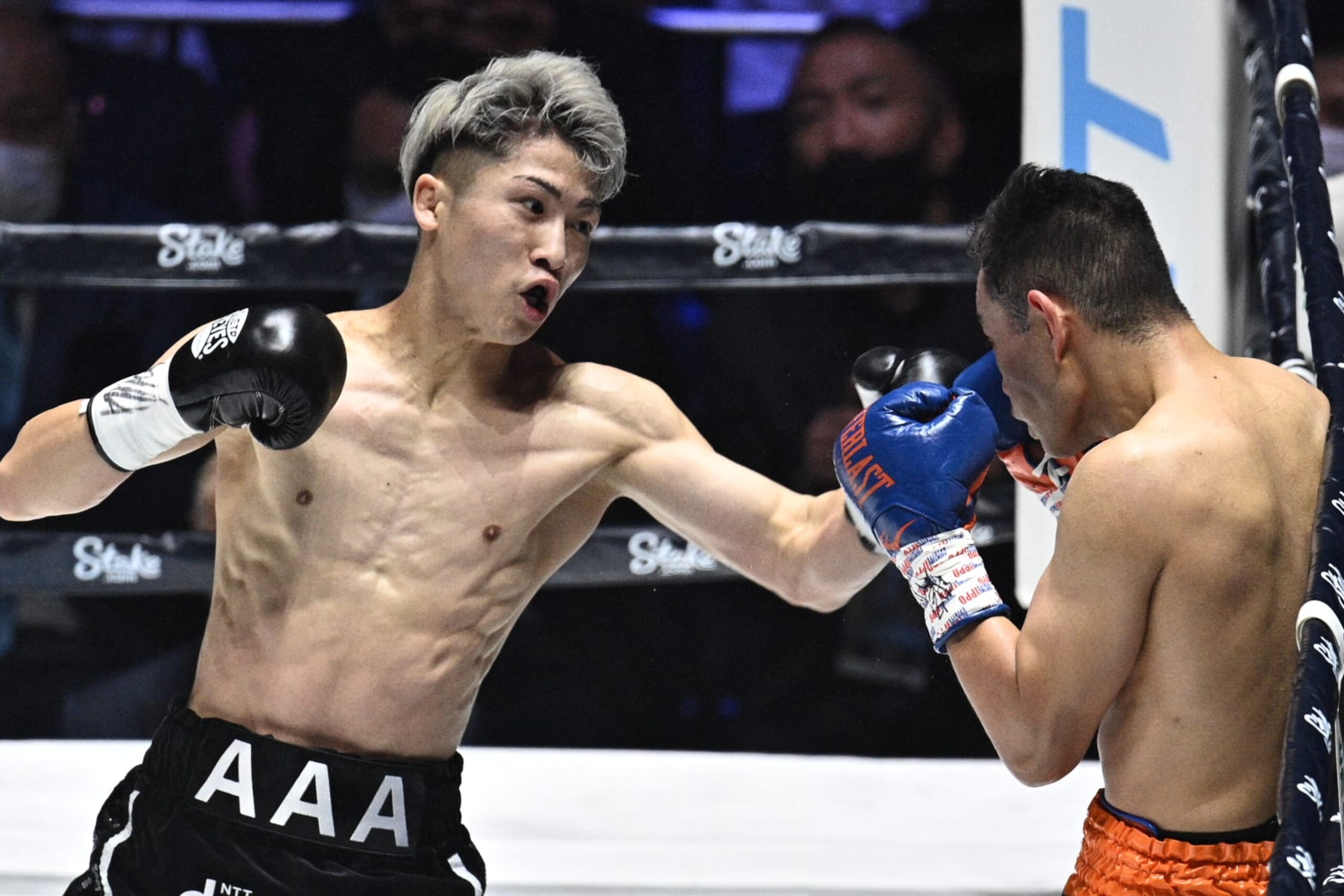 Naoya Inoue (left) and Nonito Donaire (right)