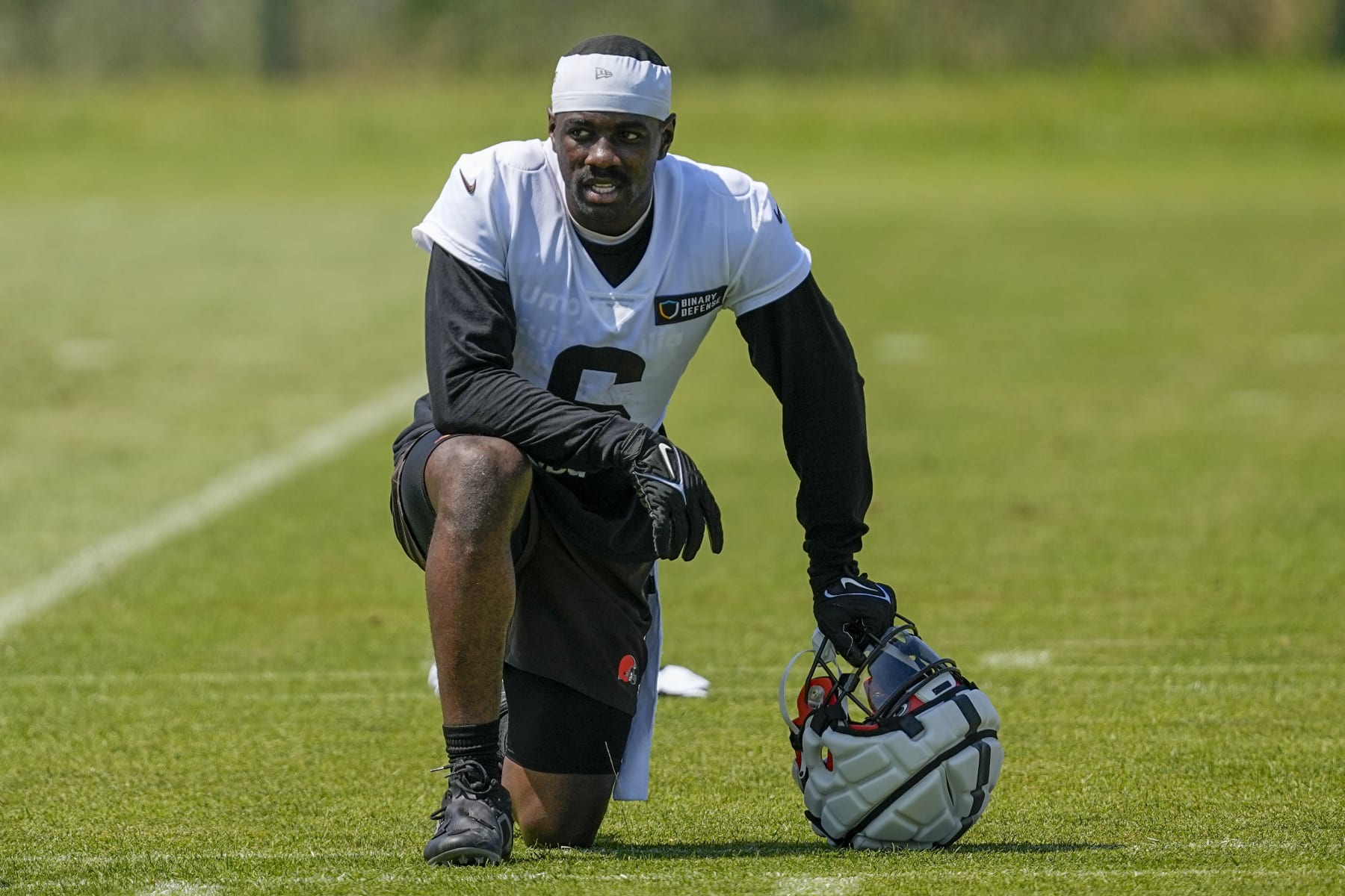 Cleveland Browns' Jeremiah Owusu-Koramoah watches drills at the NFL football team's training camp on Monday, July 24, 2023, in White Sulphur Springs, W.Va. (AP Photo/Chris Carlson)
