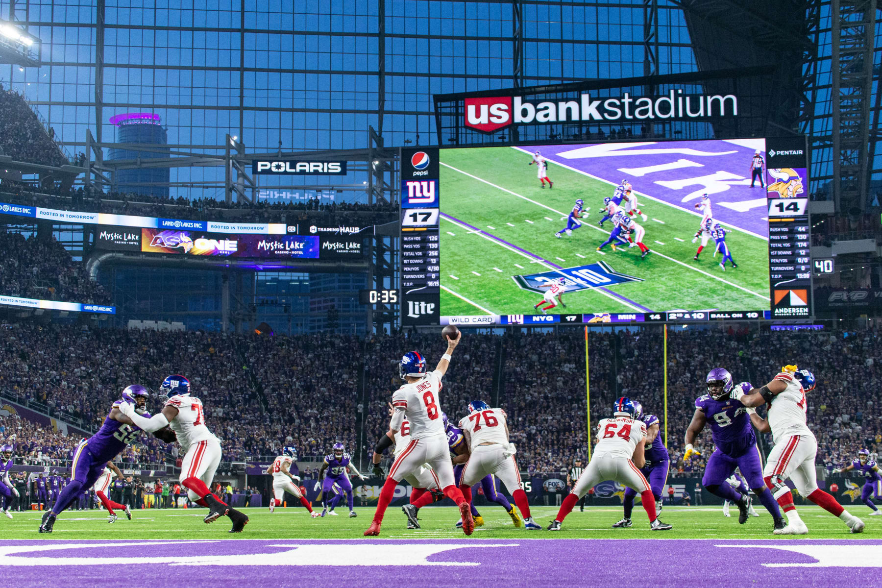 MINNEAPOLIS, MN - JANUARY 15: New York Giants quarterback Daniel Jones (8) passes the ball during the NFL game between the New York Giants and Minnesota Vikings on January 15th, 2023, at U.S. Bank Stadium in Minneapolis, MN. (Photo by Bailey Hillesheim/Icon Sportswire via Getty Images)
