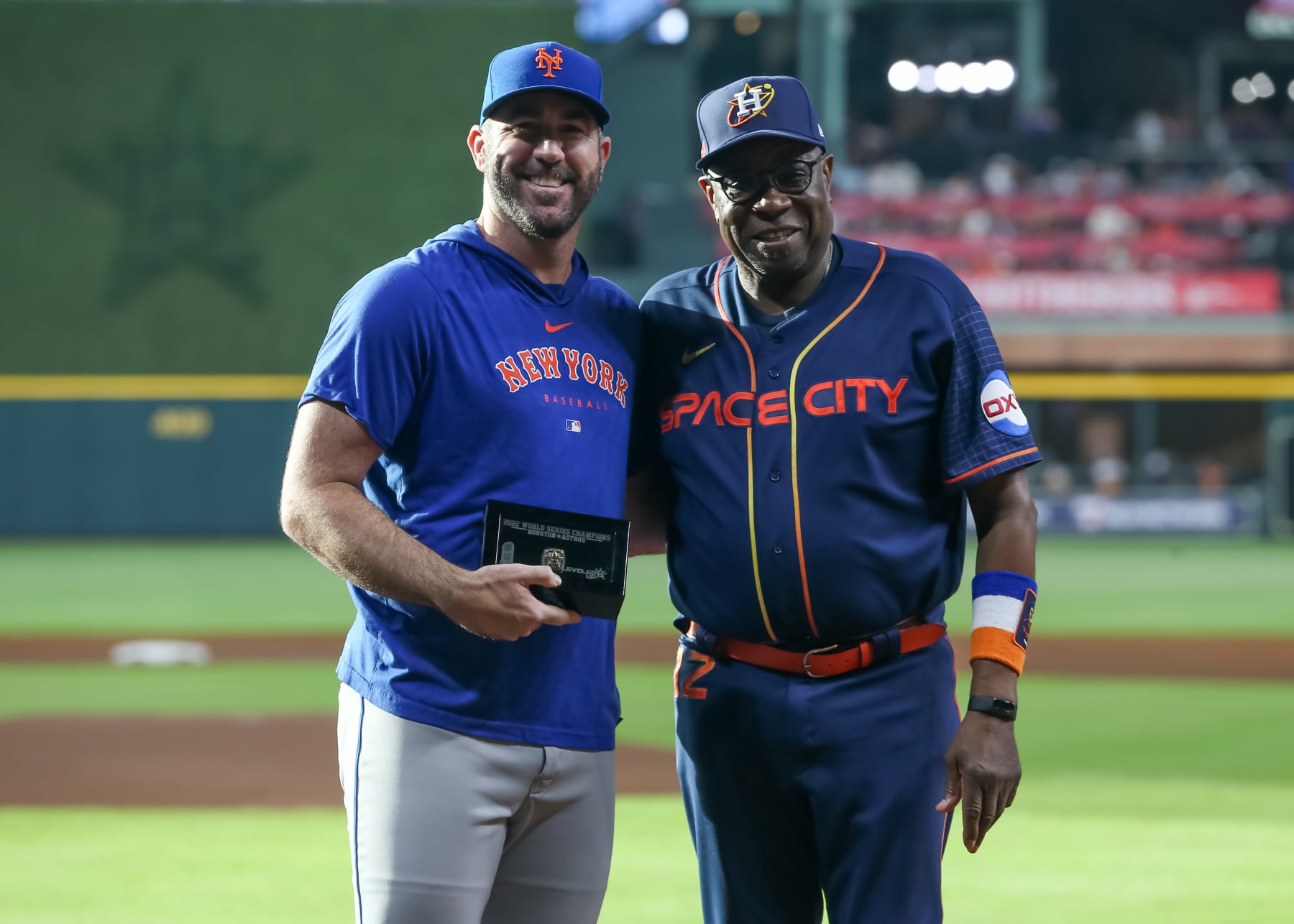 Justin Verlander (L) and Dusty Baker (R) Justin Verlander (L) and Dusty Baker (R)