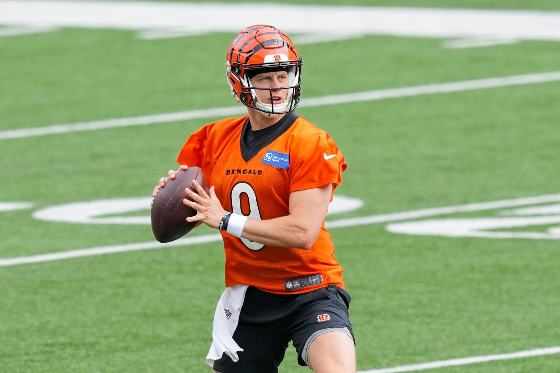 CINCINNATI, OHIO - JUNE 13: Joe Burrow #9 of the Cincinnati Bengals throws a pass during an offseason workout on June 13, 2023 in Cincinnati, Ohio. (Photo by Dylan Buell/Getty Images)
