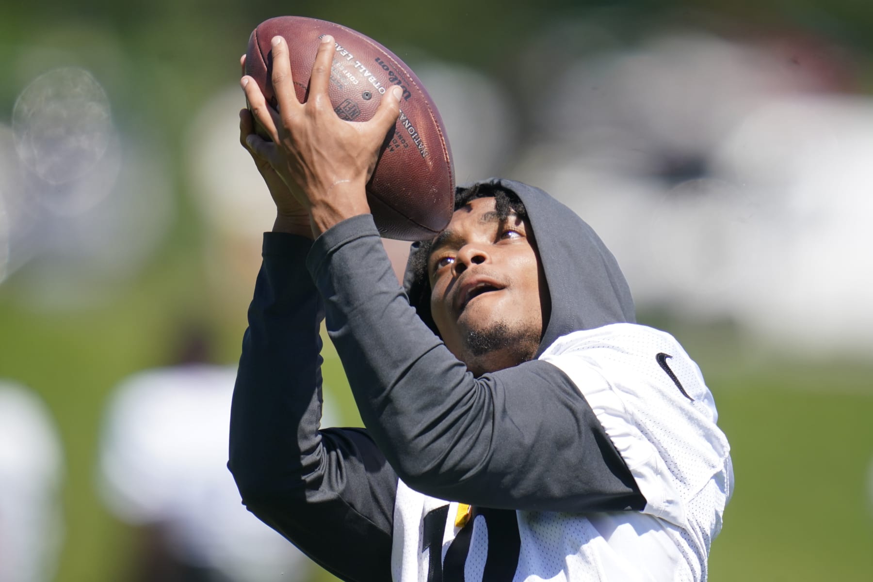 Pittsburgh Steelers wide receiver Calvin Austin III (19) makes a catch in a drill during practice at NFL football training camp in Latrobe, Pa., Thursday, Aug. 18, 2022. (AP Photo/Keith Srakocic)