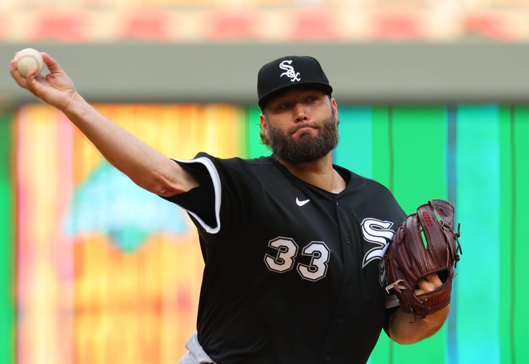 MINNEAPOLIS, MINNESOTA - JULY 21:  Lance Lynn #33 of the Chicago White Sox pitches against the Minnesota Twins in the first inning at Target Field on July 21, 2023 in Minneapolis, Minnesota. (Photo by Adam Bettcher/Getty Images)