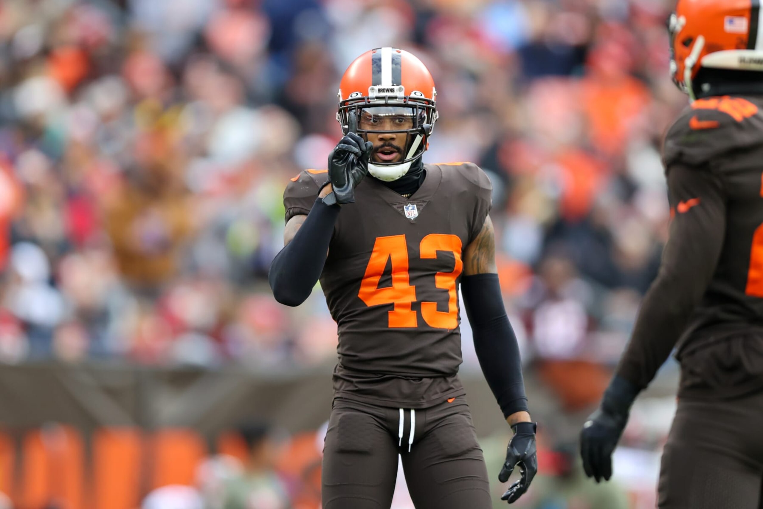 CLEVELAND, OH - NOVEMBER 27: Cleveland Browns safety John Johnson III (43) at the line of scrimmage during the third quarter of the National Football League game between the Tampa Bay Buccaneers and Cleveland Browns on November 27, 2022, at FirstEnergy Stadium in Cleveland, OH. (Photo by Frank Jansky/Icon Sportswire via Getty Images)