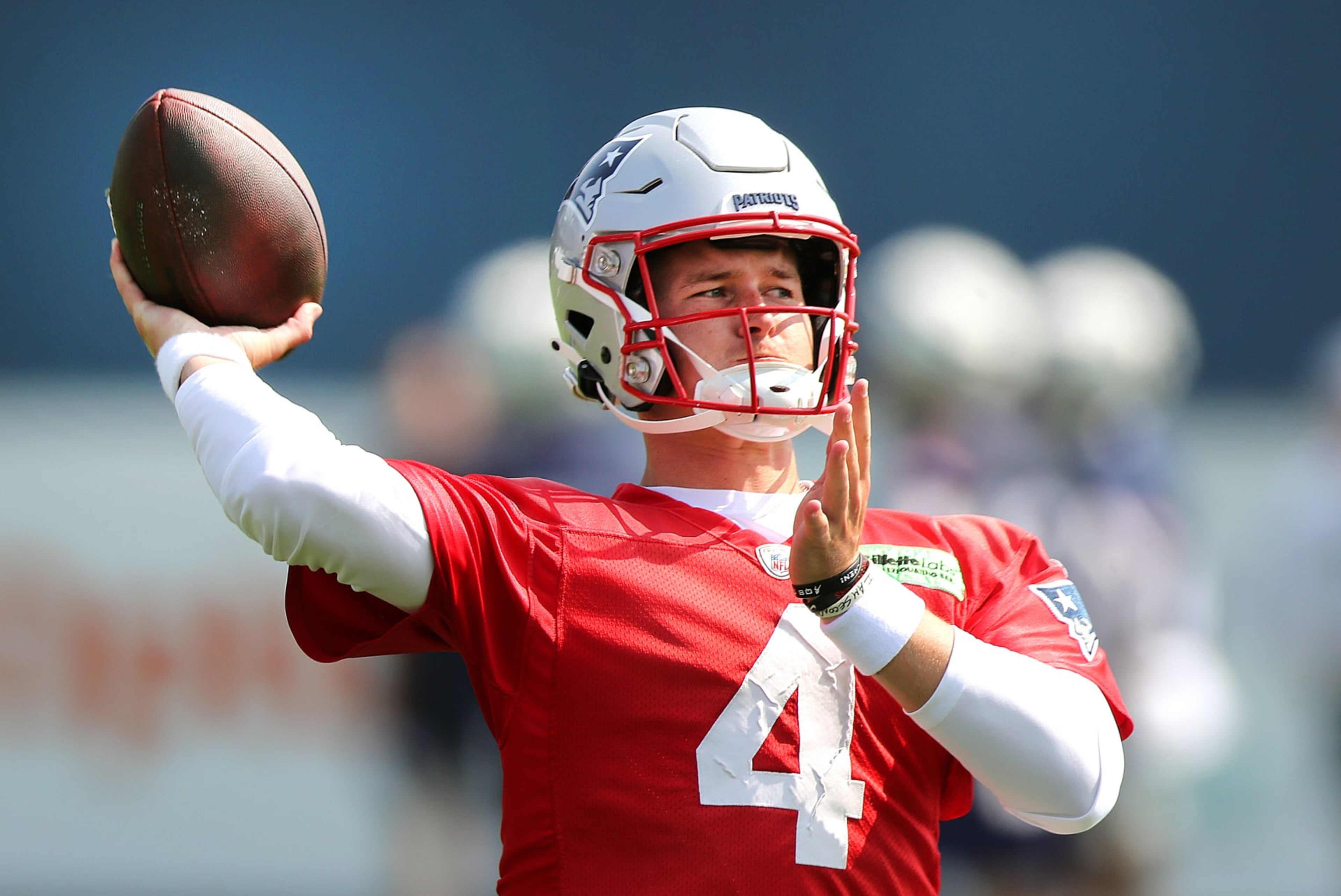 Foxborough, MA - July 26: New England Patriots QB Bailey Zappe rears back to throw. (Photo by John Tlumacki/The Boston Globe via Getty Images) Foxborough, MA - July 26: New England Patriots QB Bailey Zappe rears back to throw. (Photo by John Tlumacki/The Boston Globe via Getty Images)