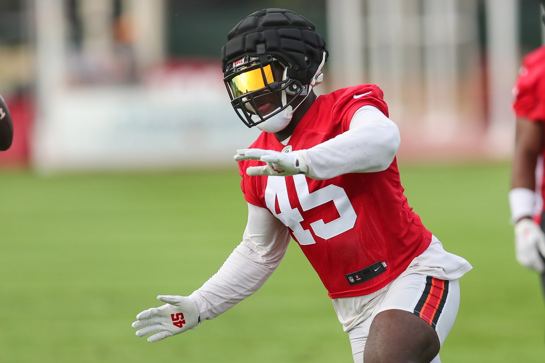 TAMPA, FL - JUL 27: Tampa Bay Buccaneers Linebacker Devin White (45) goes thru a drill during the Tampa Bay Buccaneers Training Camp on July 27, 2023 at the AdventHealth Training Center at One Buccaneer Place in Tampa, Florida. (Photo by Cliff Welch/Icon Sportswire via Getty Images)