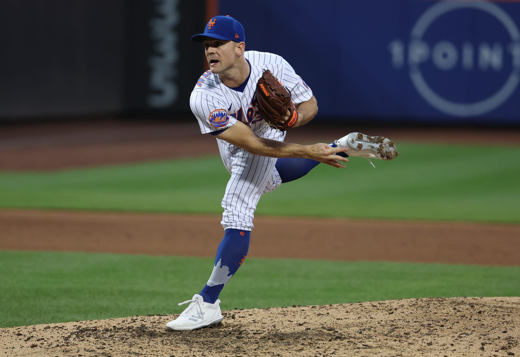NEW YORK, NEW YORK - JULY 16:  David Robertson #30 of the New York Mets in action against the Los Angeles Dodgers during their game at Citi Field in the Queens borough of New York City. (Photo by Al Bello/Getty Images)
