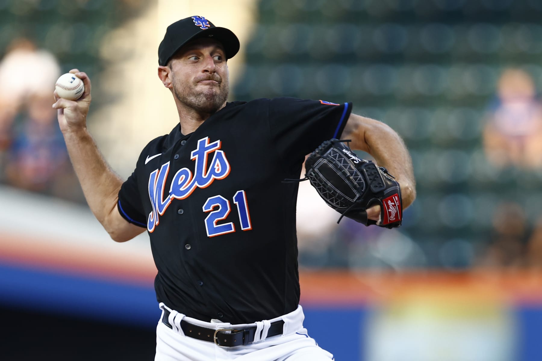 NEW YORK, NEW YORK - JULY 28: Max Scherzer #21 of the New York Mets delivers a pitch against the Washington Nationals during the first inning of a game at Citi Field on July 28, 2023 in New York City. (Photo by Rich Schultz/Getty Images)