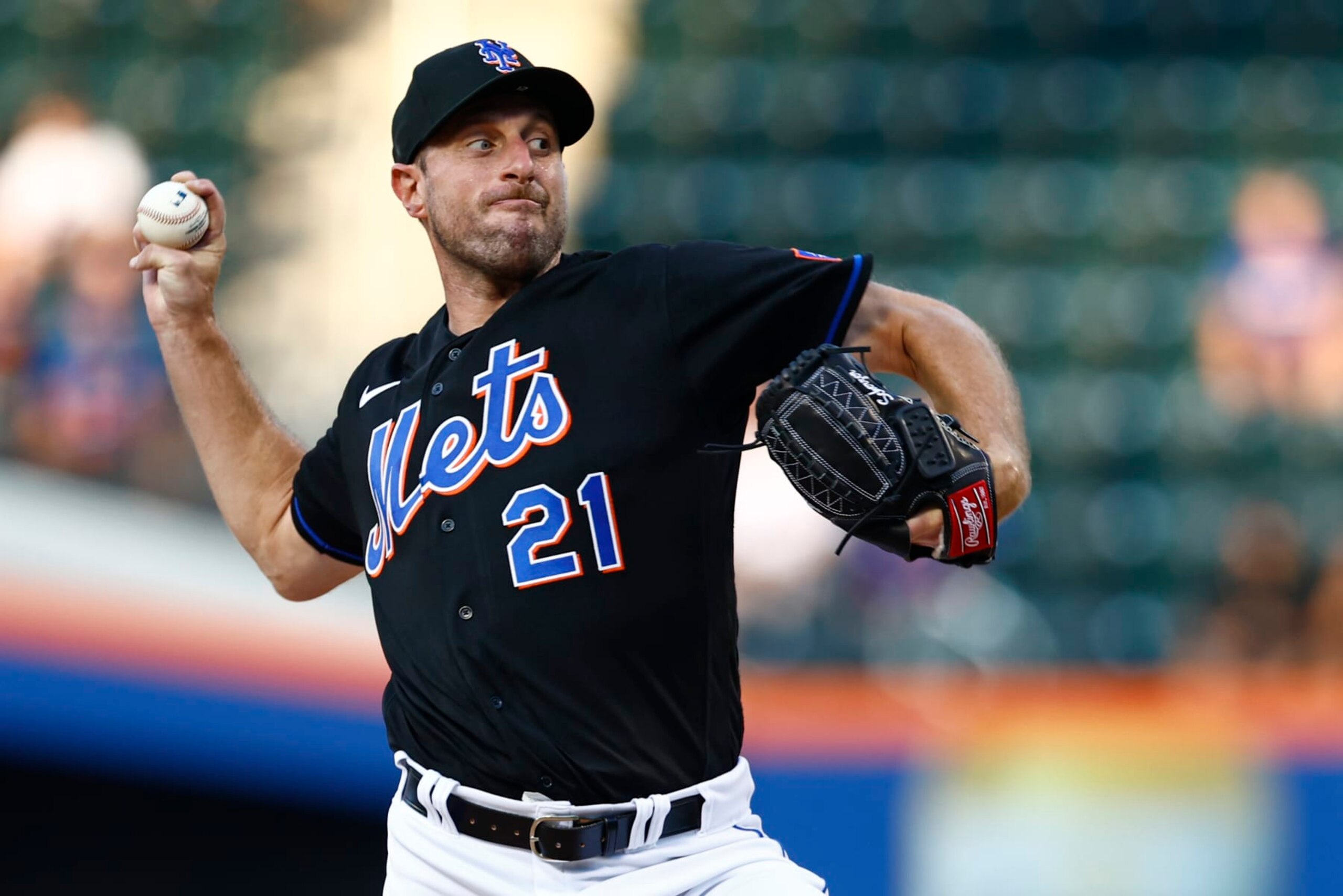 NEW YORK, NEW YORK - JULY 28: Max Scherzer #21 of the New York Mets delivers a pitch against the Washington Nationals during the first inning of a game at Citi Field on July 28, 2023 in New York City. (Photo by Rich Schultz/Getty Images)