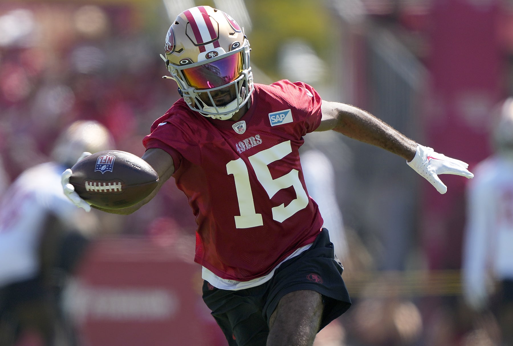 SANTA CLARA, CALIFORNIA - JULY 27: Jauan Jennings #15 of the San Francisco 49ers works out during training camp at SAP Performance Facility on July 27, 2023 in Santa Clara, California. (Photo by Thearon W. Henderson/Getty Images)