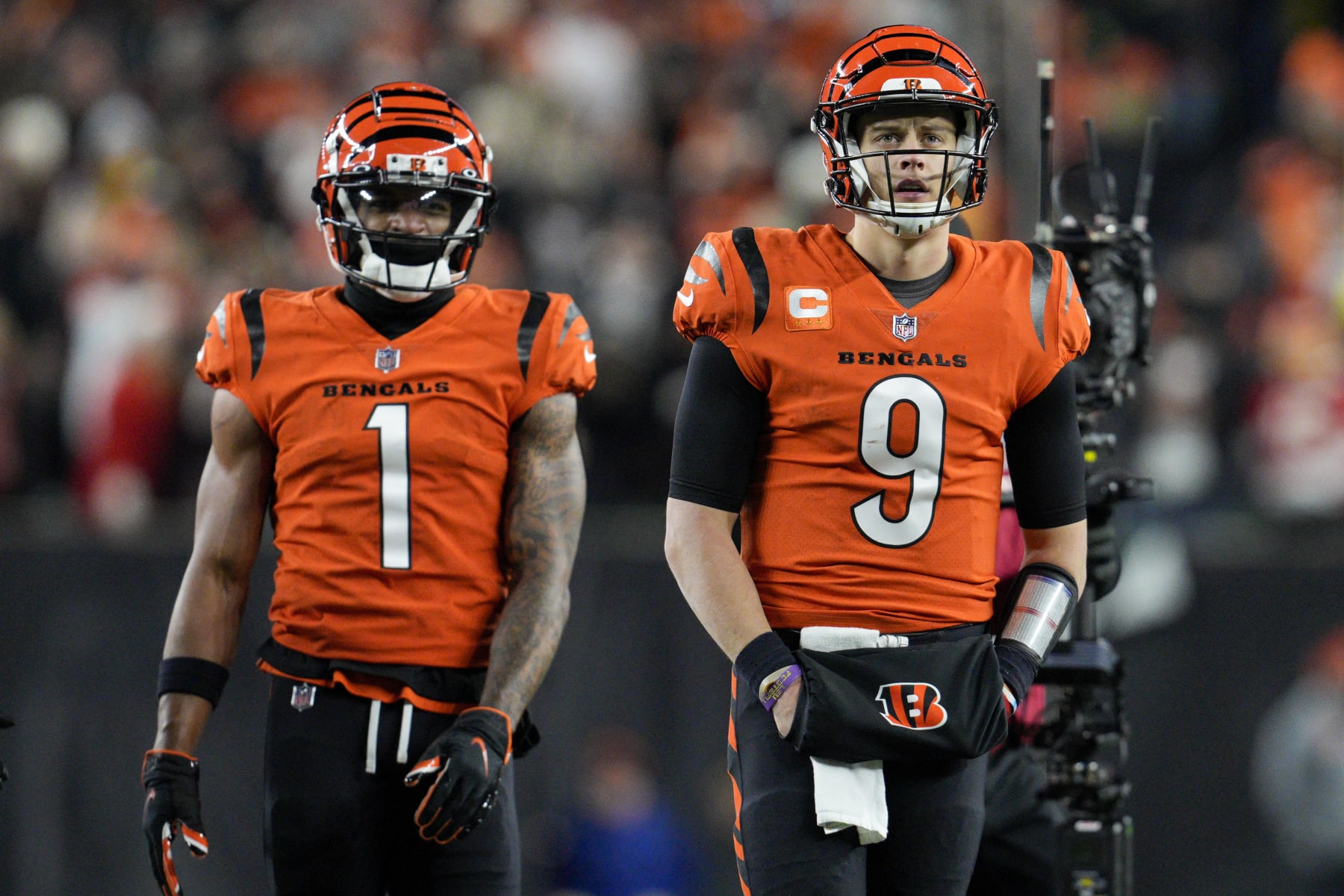 Cincinnati Bengals wide receiver Ja'Marr Chase (1) and quarterback Joe Burrow (9) play during an NFL football game against the Kansas City Chiefs, Sunday, Dec. 4, 2022, in Cincinnati. (AP Photo/Jeff Dean)