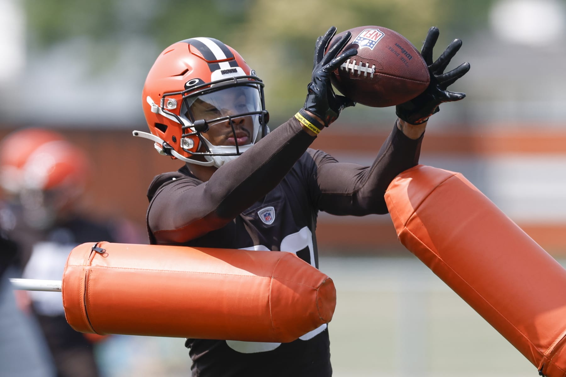 Cleveland Browns wide reciever Cedric Tillman takes part in drills at the NFL football team's practice facility Wednesday, June 7, 2023, in Berea, Ohio. (AP Photo/Ron Schwane)