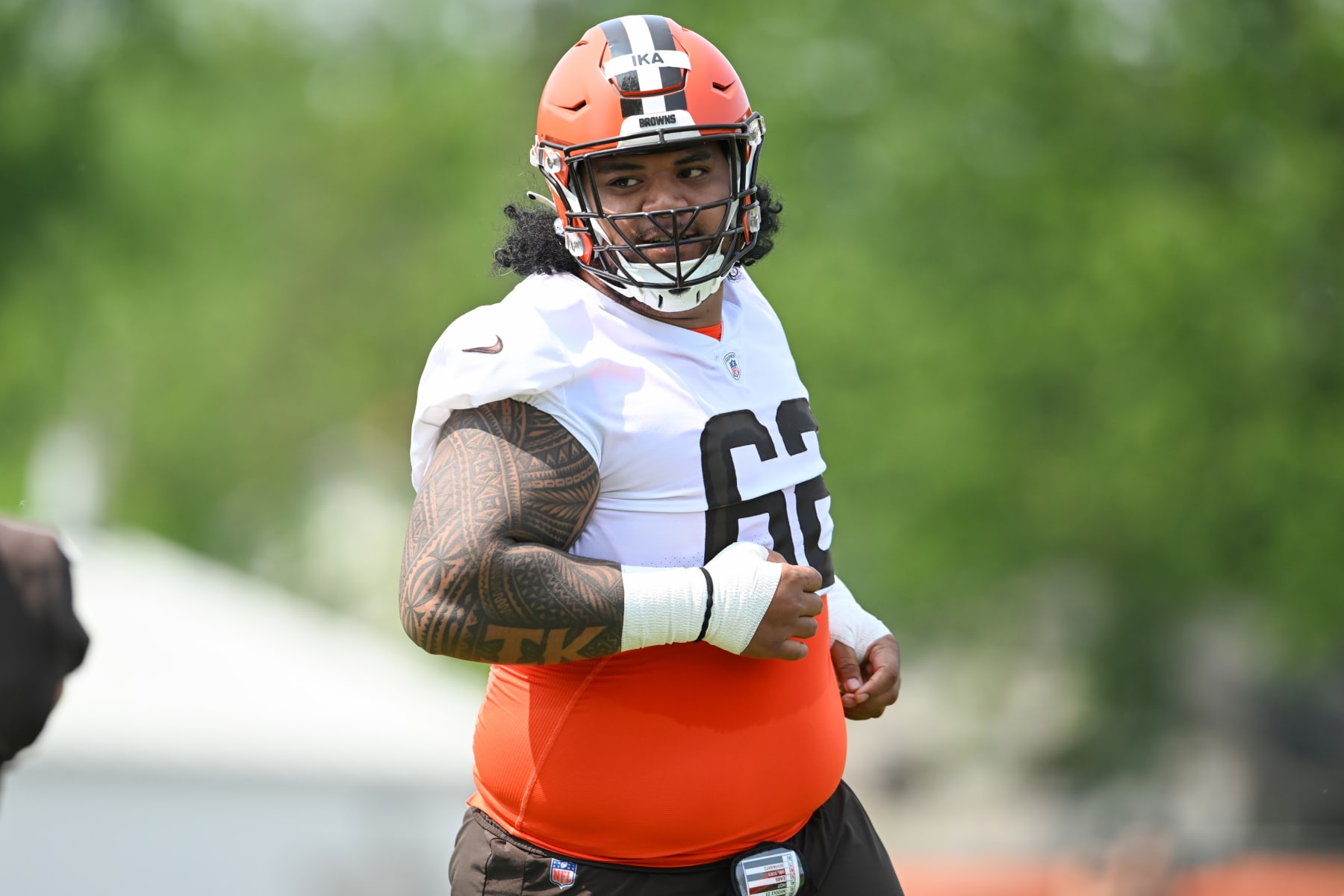 BEREA, OHIO - MAY 24: Siaki Ika #62 of the Cleveland Browns runs a drill during the Cleveland Browns OTAs at CrossCountry Mortgage Campus on May 24, 2023 in Berea, Ohio. (Photo by Nick Cammett/Diamond Images via Getty Images)