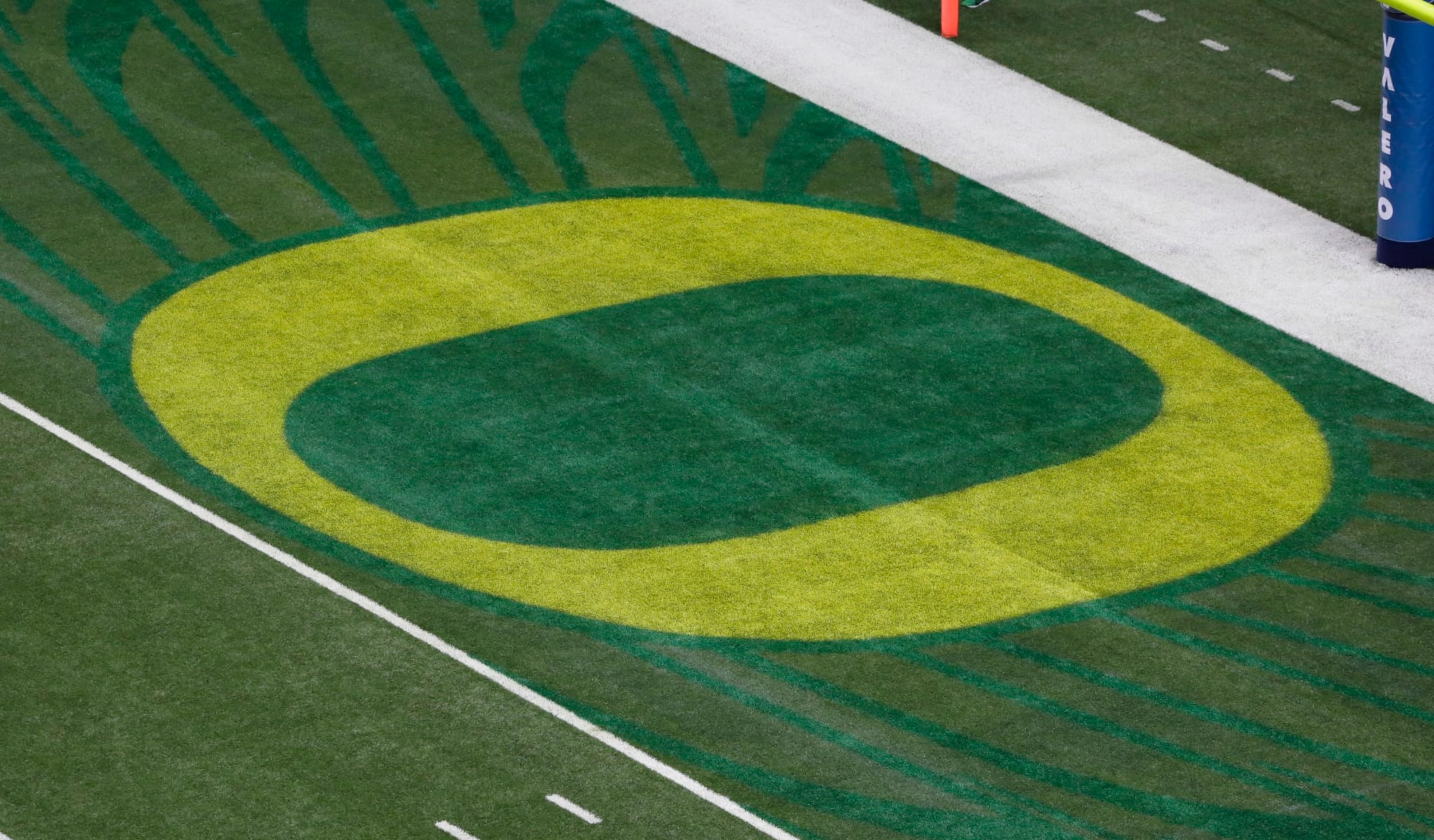 The Oregon logo is seen during the first half of the Alamo Bowl NCAA college football game against TCU, Saturday, Jan. 2, 2016, in San Antonio. (AP Photo/Austin Gay)