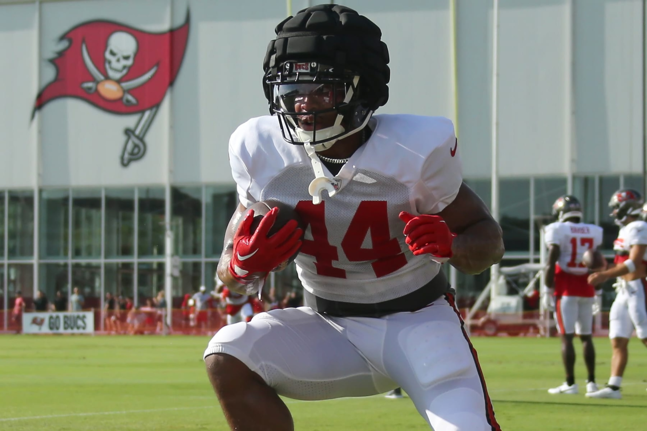TAMPA, FL - JUL 31: Tampa Bay Buccaneers Running Back Sean Tucker (44) goes thru a drill during the Tampa Bay Buccaneers Training Camp on July 31, 2023 at the AdventHealth Training Center at One Buccaneer Place in Tampa, Florida. (Photo by Cliff Welch/Icon Sportswire via Getty Images) TAMPA, FL - JUL 31: Tampa Bay Buccaneers Running Back Sean Tucker (44) goes thru a drill during the Tampa Bay Buccaneers Training Camp on July 31, 2023 at the AdventHealth Training Center at One Buccaneer Place in Tampa, Florida. (Photo by Cliff Welch/Icon Sportswire via Getty Images)