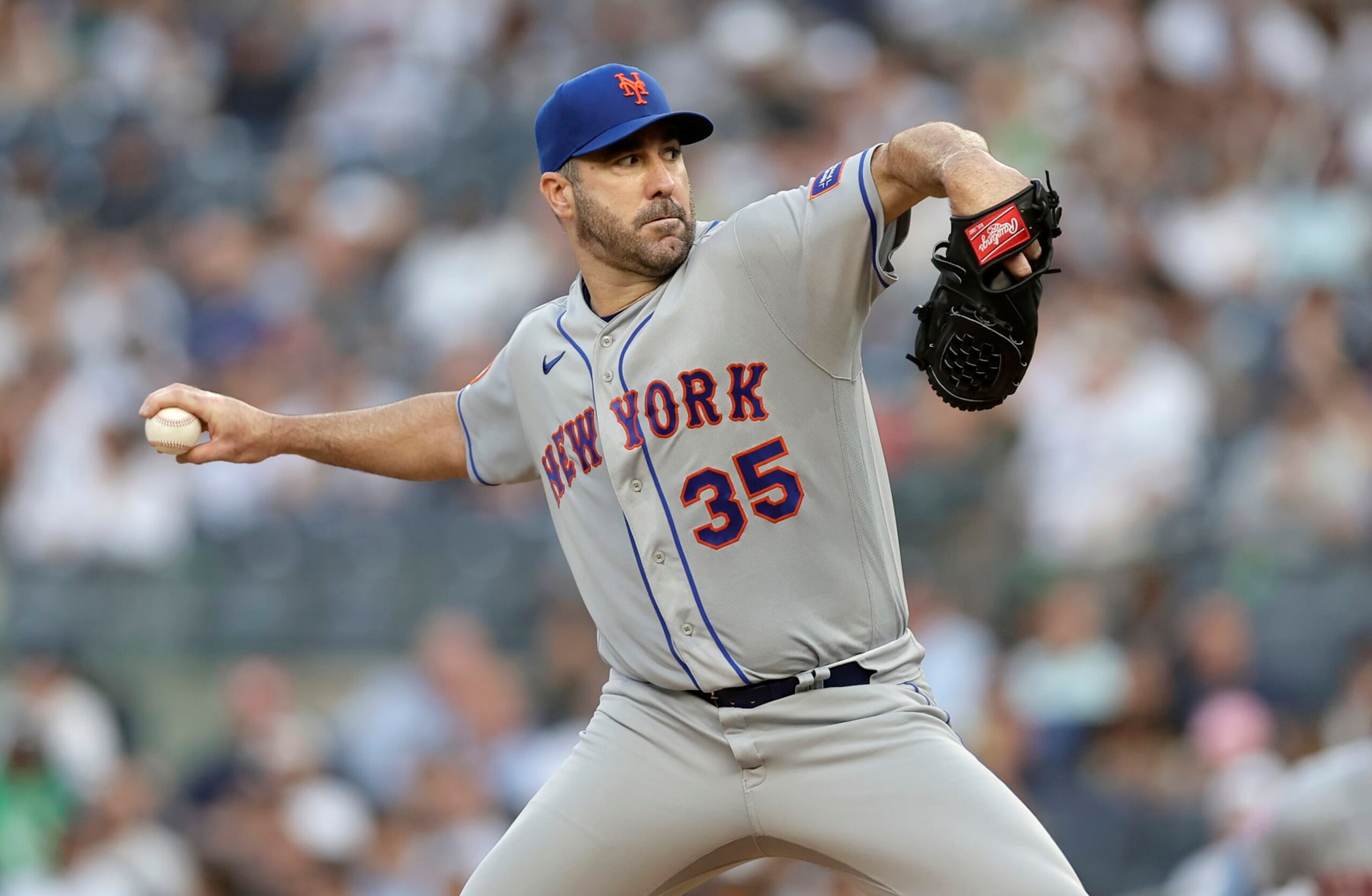 NEW YORK, NEW YORK - JULY 25:  Justin Verlander #35 of the New York Mets in action against the New York Yankees at Yankee Stadium on July 25, 2023 in Bronx borough of New York City. The Mets defeated the Yankees 9-3. (Photo by Jim McIsaac/Getty Images)