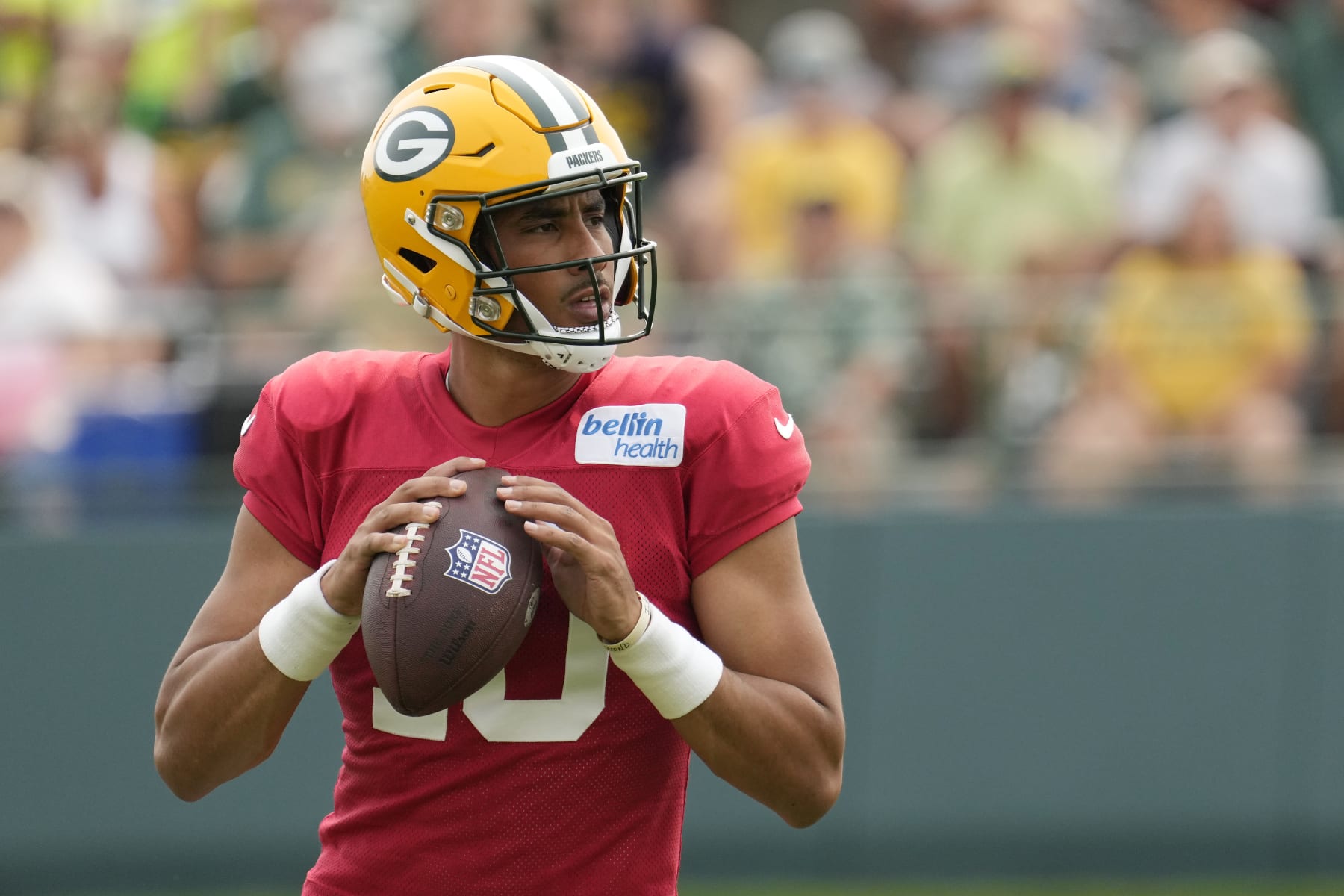 ASHWAUBENON, WISCONSIN - AUGUST 01: Jordan Love #10 of the Green Bay Packers works out during training camp at Ray Nitschke Field on August 01, 2023 in Ashwaubenon, Wisconsin. (Photo by Patrick McDermott/Getty Images)
