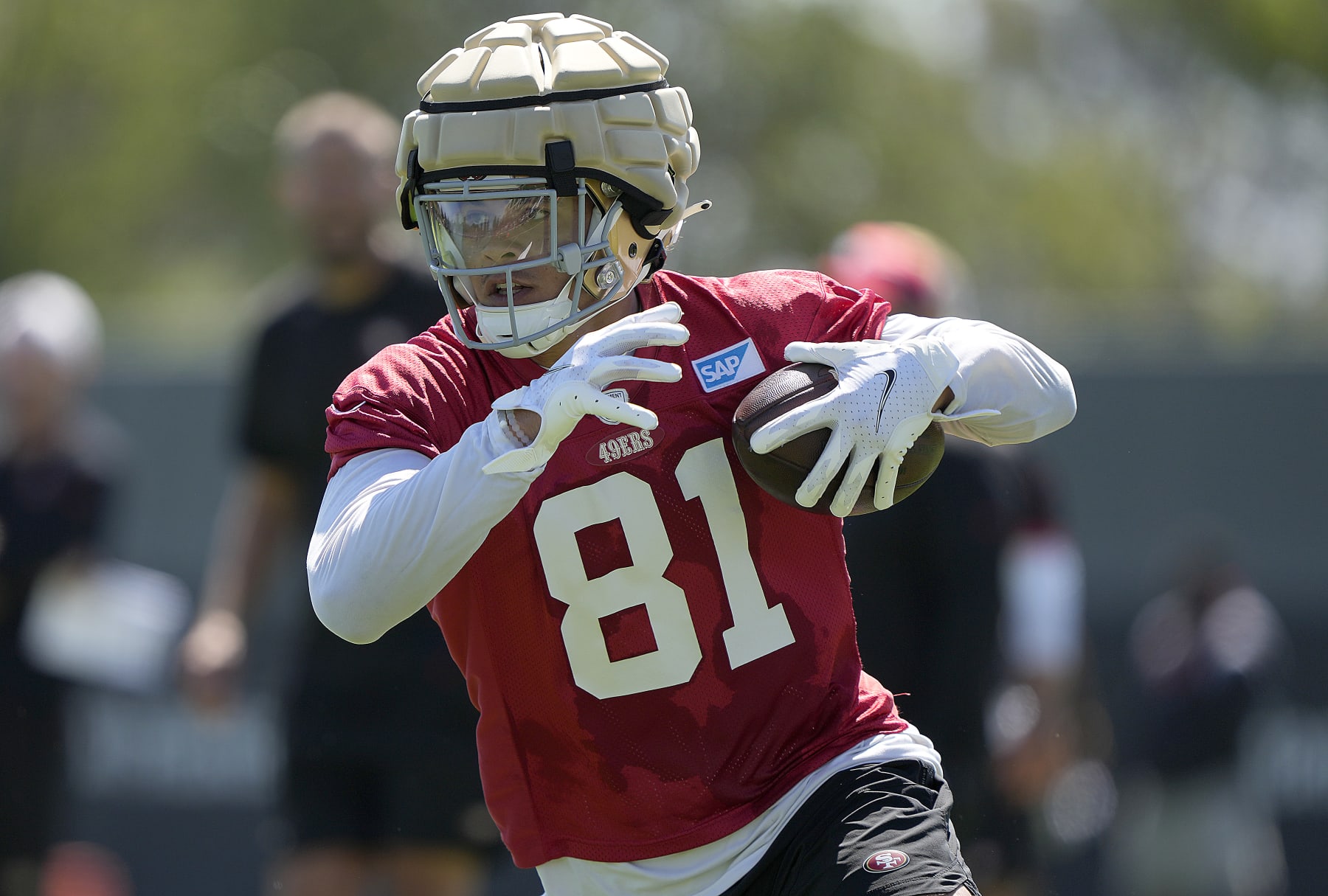 SANTA CLARA, CALIFORNIA - JULY 27: Cameron Latu #81 of the San Francisco 49ers works out during training camp at SAP Performance Facility on July 27, 2023 in Santa Clara, California. (Photo by Thearon W. Henderson/Getty Images)