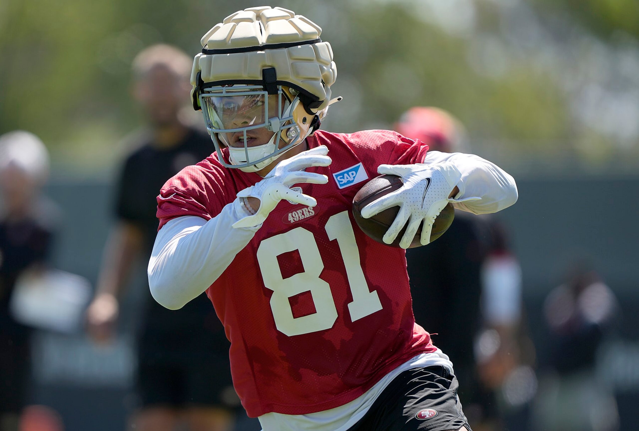 SANTA CLARA, CALIFORNIA - JULY 27: Cameron Latu #81 of the San Francisco 49ers works out during training camp at SAP Performance Facility on July 27, 2023 in Santa Clara, California. (Photo by Thearon W. Henderson/Getty Images)