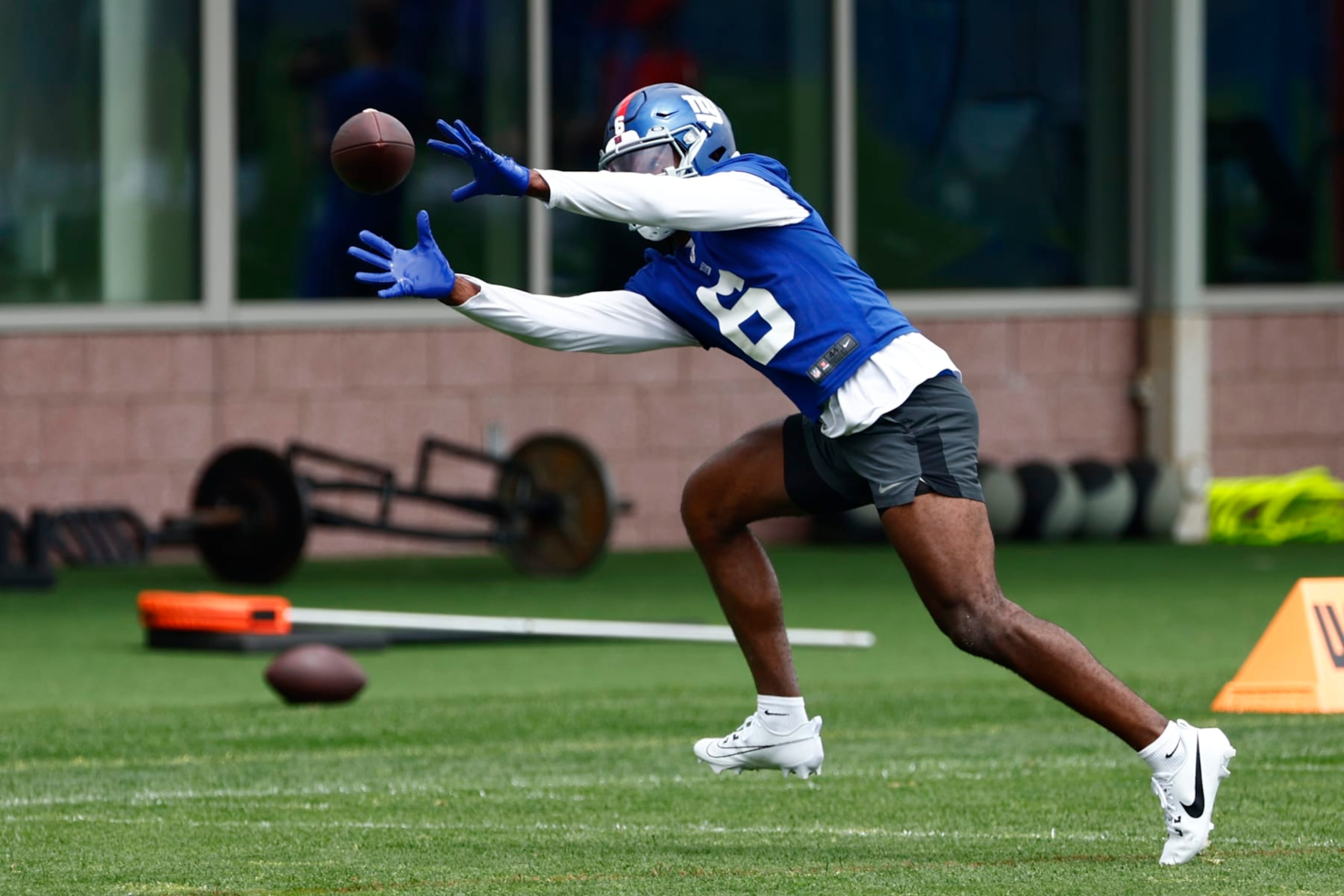 EAST RUTHERFORD, NEW JERSEY - JUNE 14: Wide receiver Bryce Ford-Wheaton #6 of the New York Giants makes a catch during the team's mini camp at Quest Training Center on June 14, 2023 in East Rutherford, New Jersey. (Photo by Rich Schultz/Getty Images) EAST RUTHERFORD, NEW JERSEY - JUNE 14: Wide receiver Bryce Ford-Wheaton #6 of the New York Giants makes a catch during the team's mini camp at Quest Training Center on June 14, 2023 in East Rutherford, New Jersey. (Photo by Rich Schultz/Getty Images)