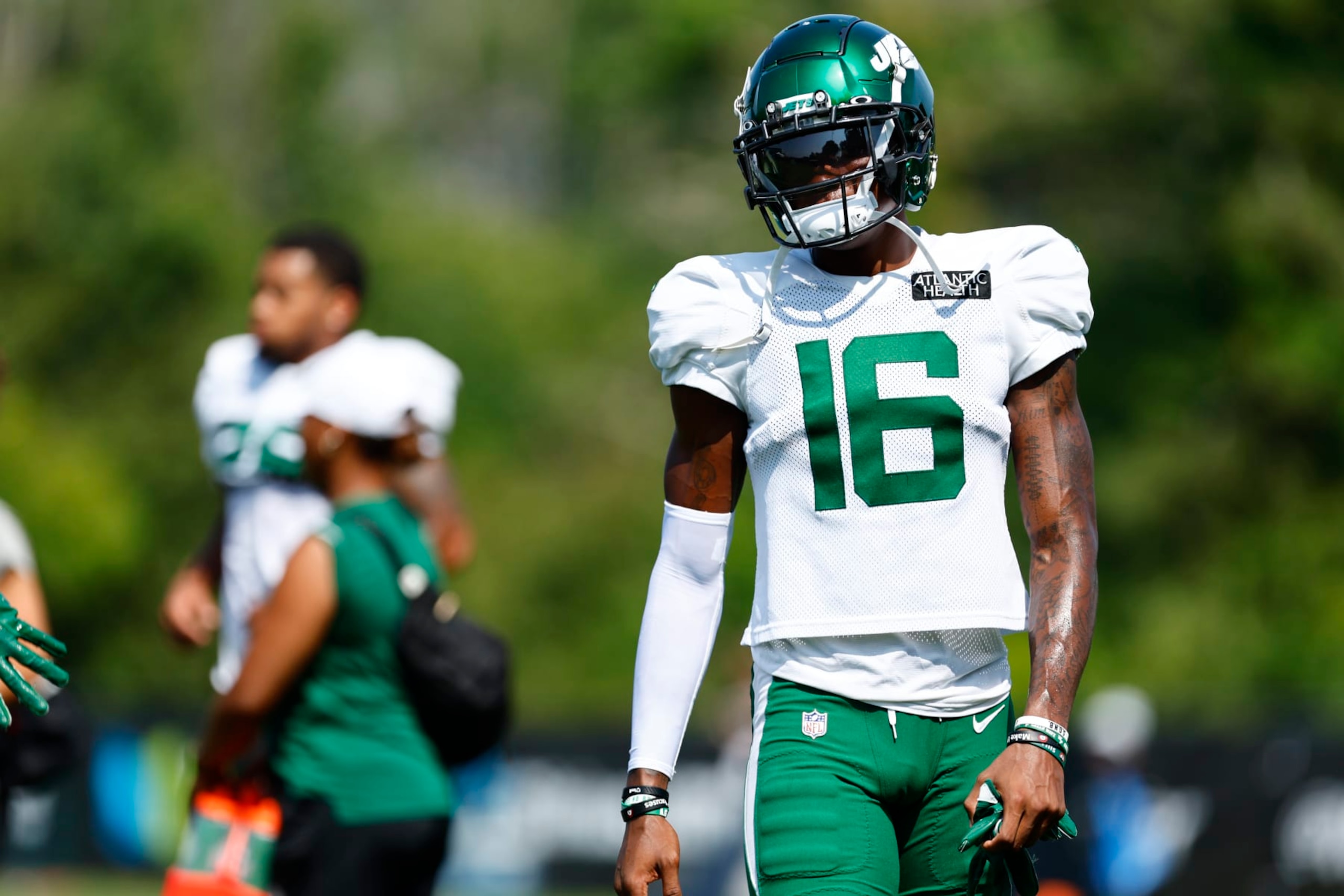 FLORHAM PARK, NEW JERSEY - JULY 26: Wide receiver Jason Brownlee #16 of the New York Jets runs a drill during training camp at Atlantic Health Jets Training Center on July 26, 2023 in Florham Park, New Jersey. (Photo by Rich Schultz/Getty Images) FLORHAM PARK, NEW JERSEY - JULY 26: Wide receiver Jason Brownlee #16 of the New York Jets runs a drill during training camp at Atlantic Health Jets Training Center on July 26, 2023 in Florham Park, New Jersey. (Photo by Rich Schultz/Getty Images)