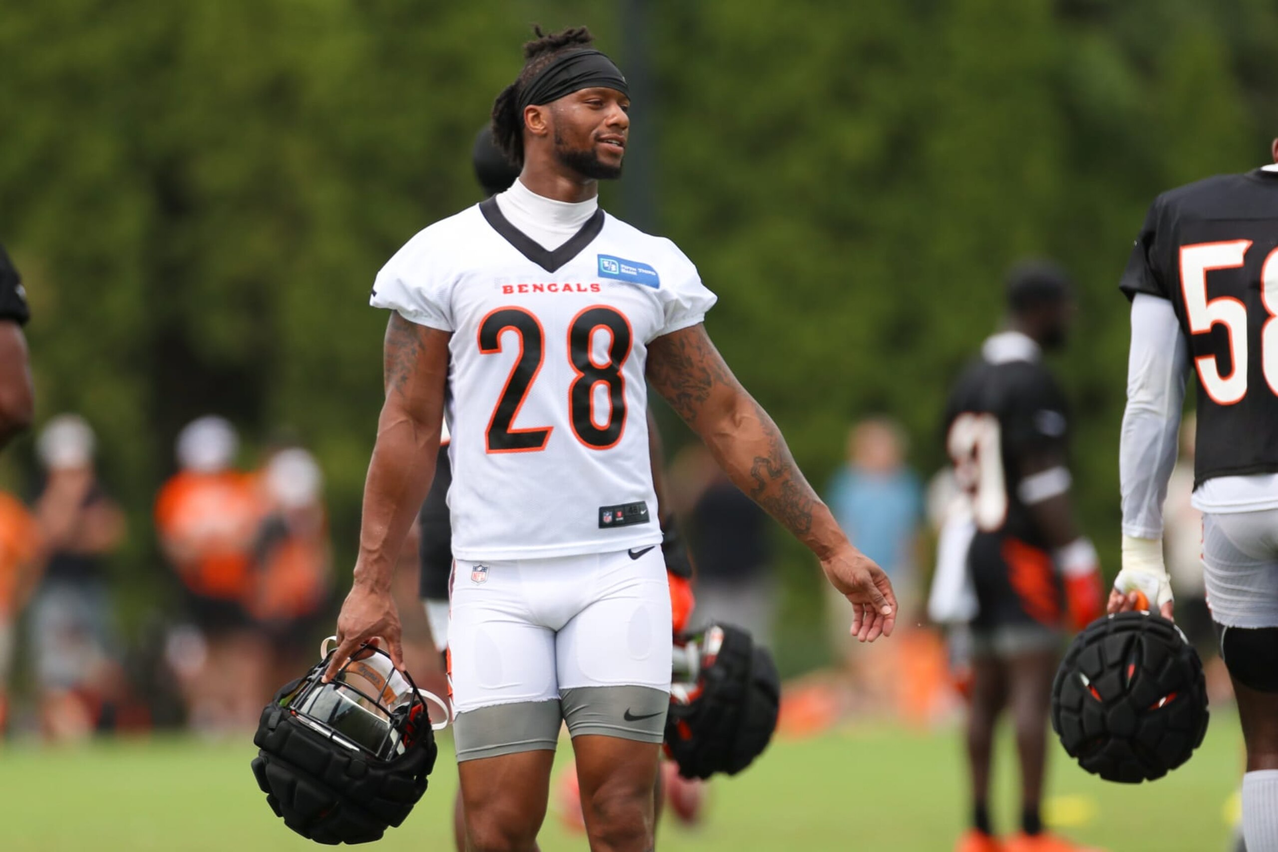 CINCINNATI, OH - JULY 28: Cincinnati Bengals running back Joe Mixon (28) during the Cincinnati Bengals training camp on July 28, 2023 in Cincinnati OH. (Photo by Ian Johnson/Icon Sportswire via Getty Images)