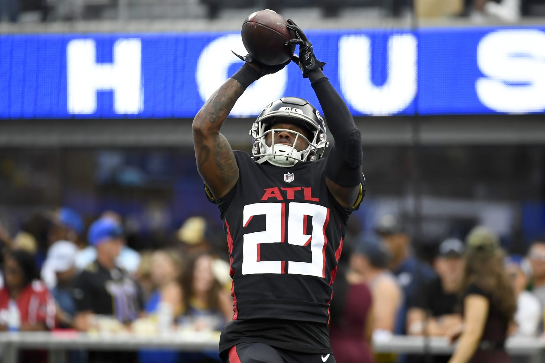 INGLEWOOD, CALIFORNIA - SEPTEMBER 18: Casey Hayward #29 of the Atlanta Falcons warms up before the game against the Los Angeles Rams at SoFi Stadium on September 18, 2022 in Inglewood, California. (Photo by Kevork Djansezian/Getty Images)