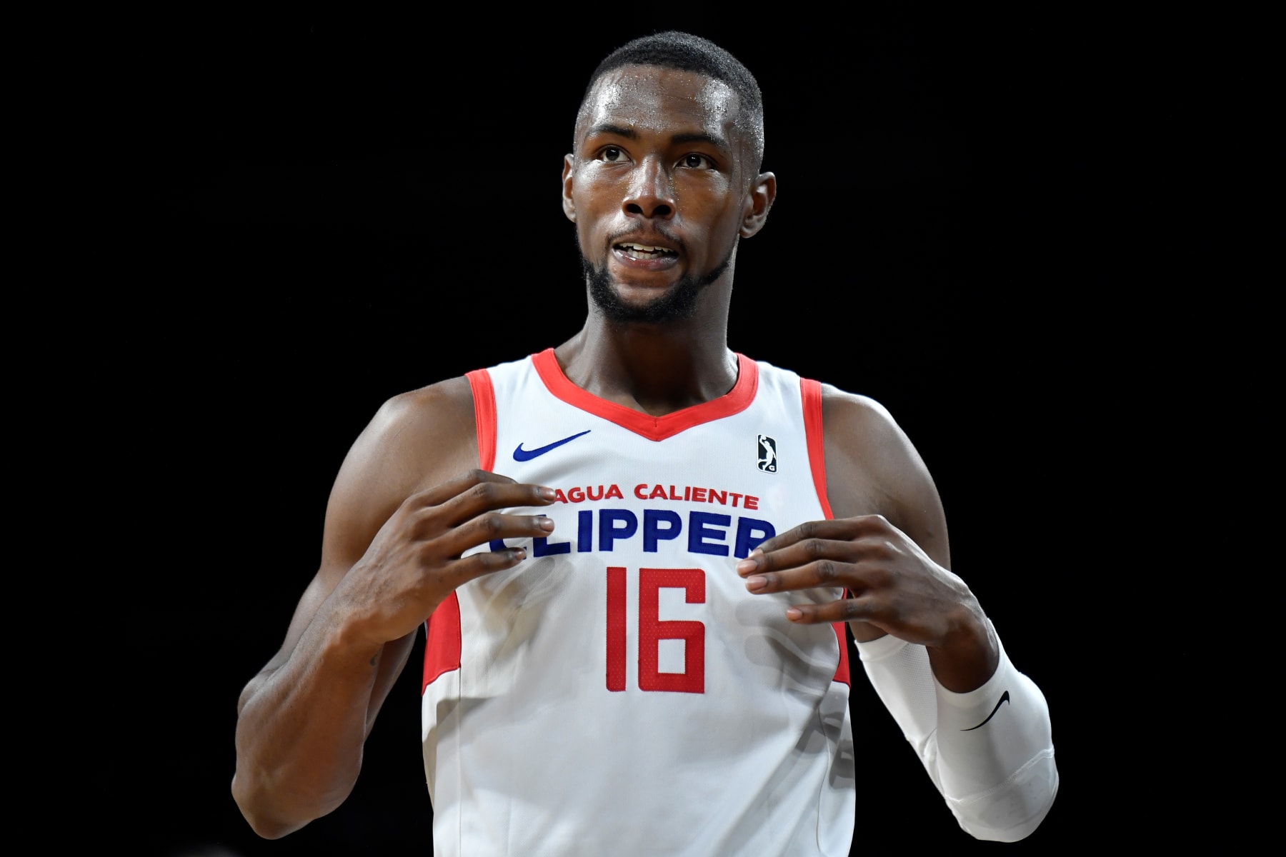 LAS VEGAS, NV - NOVEMBER 10: Harry Giles III #16 of the Agua Caliente Clippers reacts after a play agains the G League Ignite on November 10, 2021 at Mandalay Bay in Las Vegas, Nevada. NOTE TO USER: User expressly acknowledges and agrees that, by downloading and or using this photograph, User is consenting to the terms and conditions of the Getty Images License Agreement. Mandatory Copyright Notice: Copyright 2021 NBAE (Photo by Jeff Bottari/NBAE via Getty Images)
