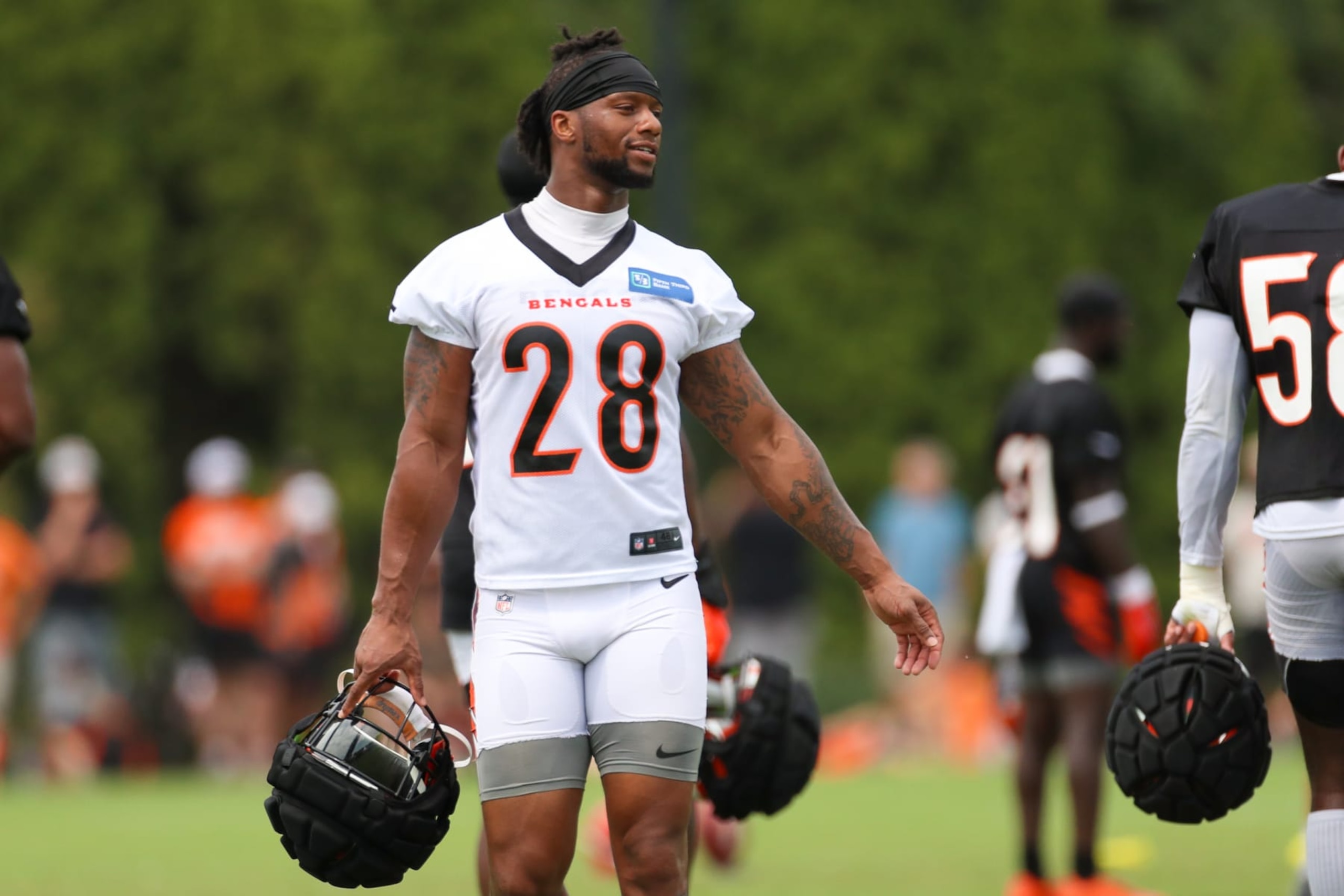 CINCINNATI, OH - JULY 28: Cincinnati Bengals running back Joe Mixon (28) during the Cincinnati Bengals training camp on July 28, 2023 in Cincinnati OH. (Photo by Ian Johnson/Icon Sportswire via Getty Images)