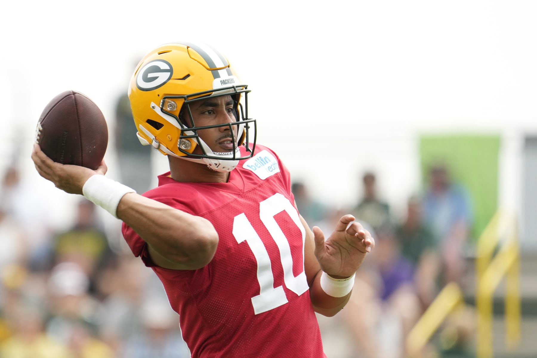 ASHWAUBENON, WISCONSIN - AUGUST 01: Jordan Love #10 of the Green Bay Packers works out during training camp at Ray Nitschke Field on August 01, 2023 in Ashwaubenon, Wisconsin. (Photo by Patrick McDermott/Getty Images)