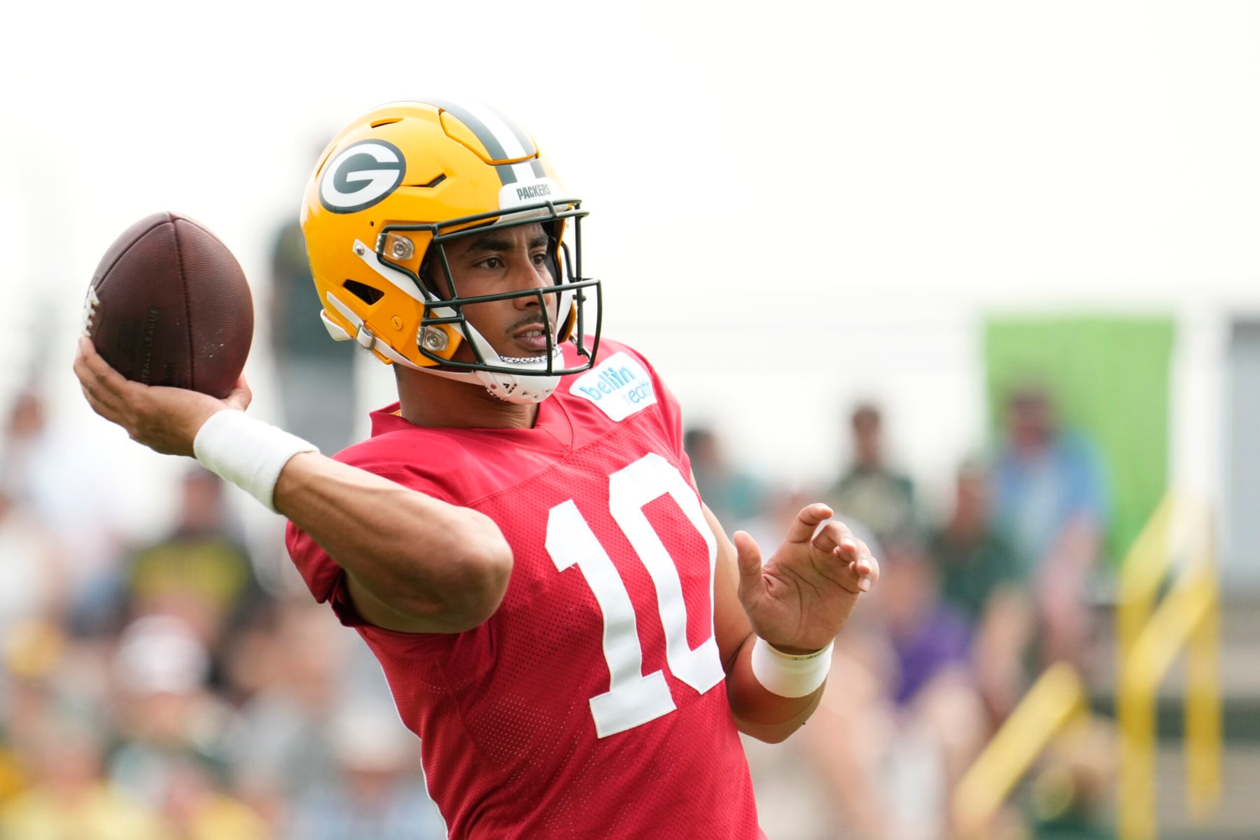 ASHWAUBENON, WISCONSIN - AUGUST 01: Jordan Love #10 of the Green Bay Packers works out during training camp at Ray Nitschke Field on August 01, 2023 in Ashwaubenon, Wisconsin. (Photo by Patrick McDermott/Getty Images)