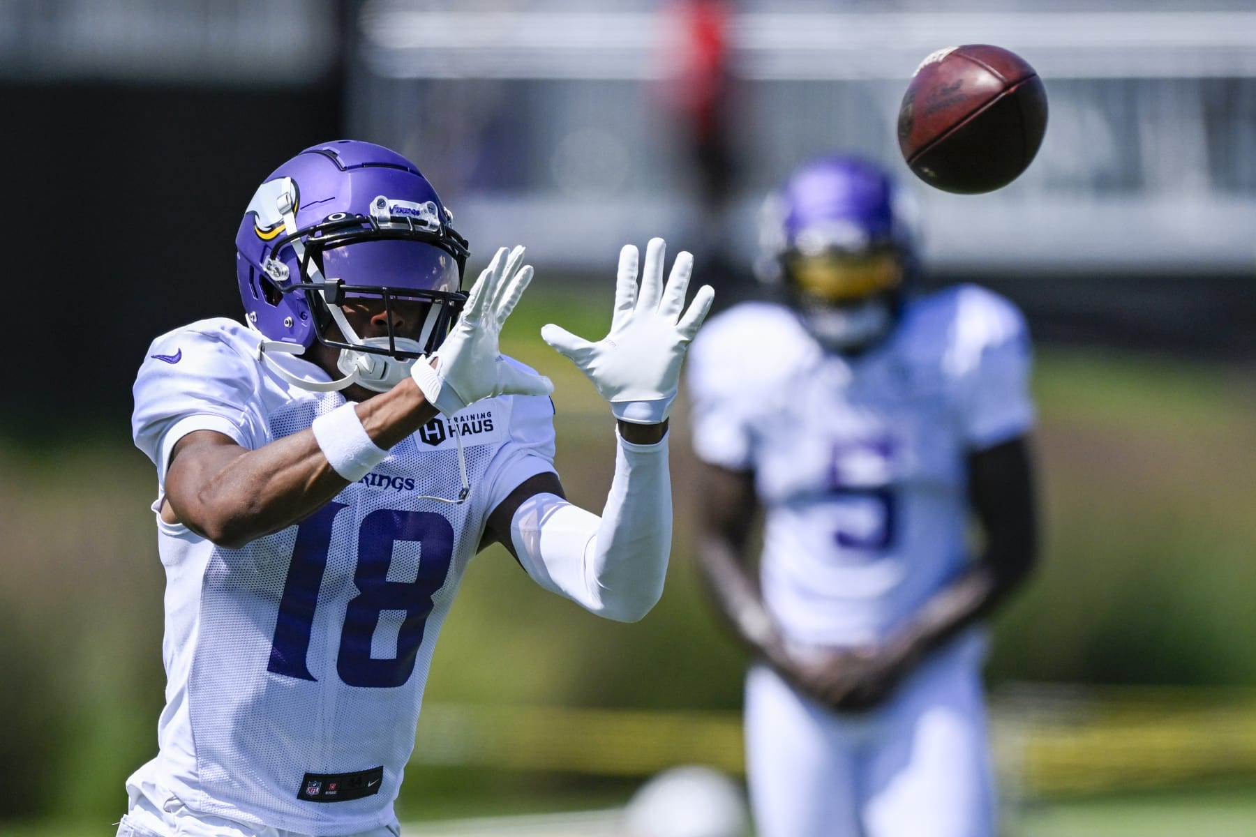 EAGAN, MN - JULY 31: Minnesota Vikings wide receiver Justin Jefferson (18) catches a pass during Minnesota Vikings Training Camp at TCO Performance Center on July 31, 2023 in Eagan, Minnesota.(Photo by Nick Wosika/Icon Sportswire via Getty Images) EAGAN, MN - JULY 31: Minnesota Vikings wide receiver Justin Jefferson (18) catches a pass during Minnesota Vikings Training Camp at TCO Performance Center on July 31, 2023 in Eagan, Minnesota.(Photo by Nick Wosika/Icon Sportswire via Getty Images)