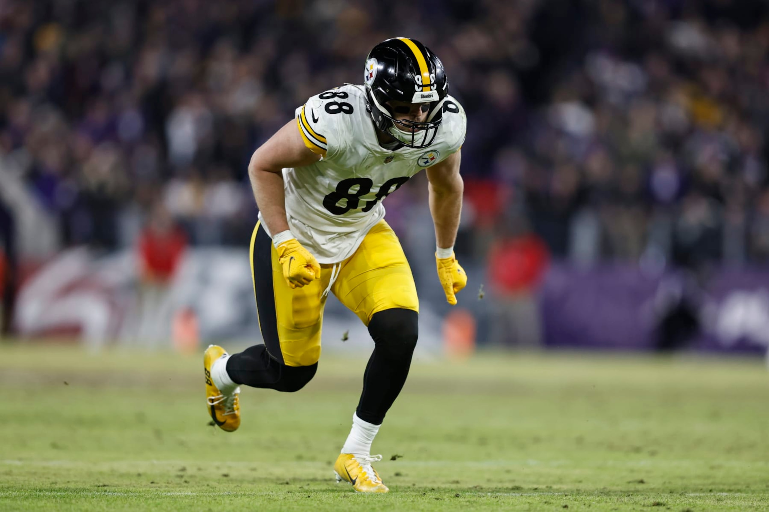 BALTIMORE, MARYLAND - JANUARY 01: Pat Freiermuth #88 of the Pittsburgh Steelers runs during an NFL football game between the Baltimore Ravens and the Pittsburgh Steelers at M&T Bank Stadium on January 01, 2023 in Baltimore, Maryland. (Photo by Michael Owens/Getty Images) BALTIMORE, MARYLAND - JANUARY 01: Pat Freiermuth #88 of the Pittsburgh Steelers runs during an NFL football game between the Baltimore Ravens and the Pittsburgh Steelers at M&T Bank Stadium on January 01, 2023 in Baltimore, Maryland. (Photo by Michael Owens/Getty Images)