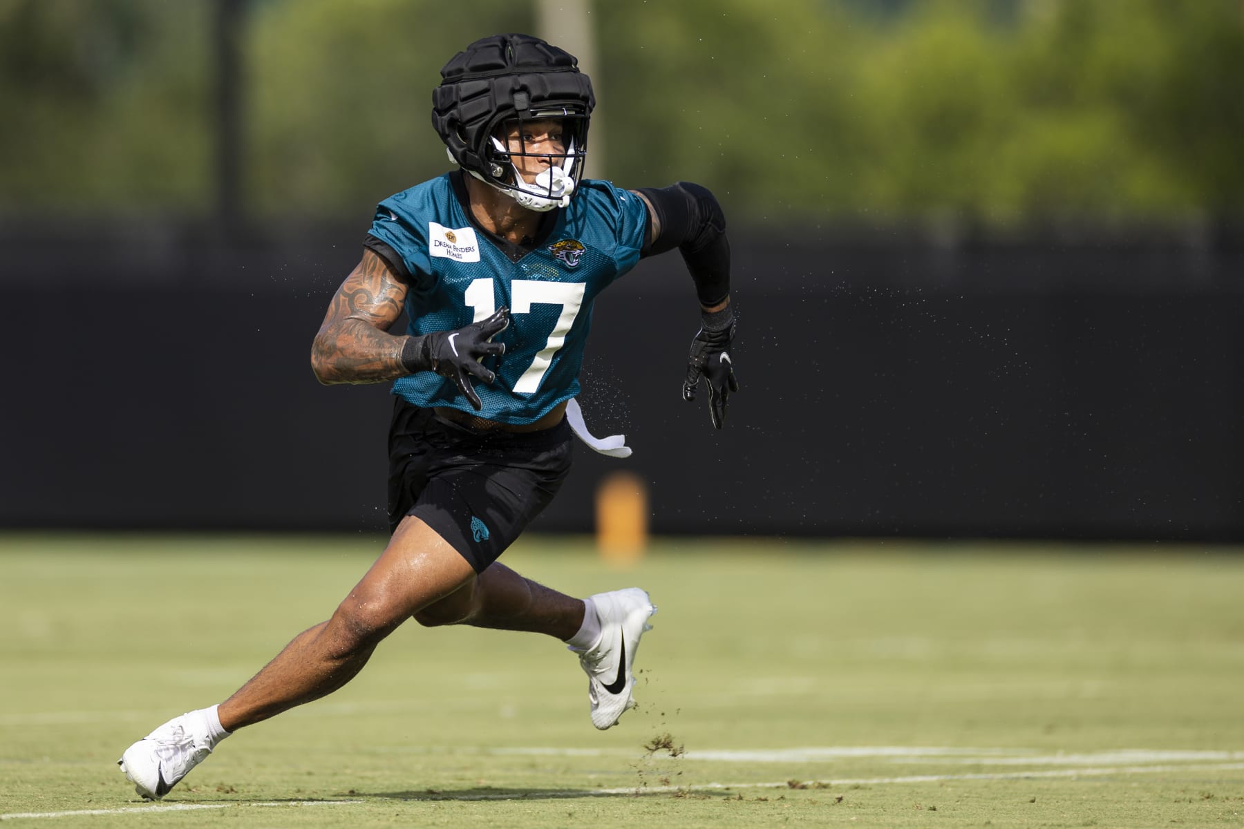 JACKSONVILLE, FLORIDA - JULY 27: Evan Engram #17 of the Jacksonville Jaguars runs during Training Camp at Miller Electric Center on July 27, 2023 in Jacksonville, Florida. (Photo by James Gilbert/Getty Images)