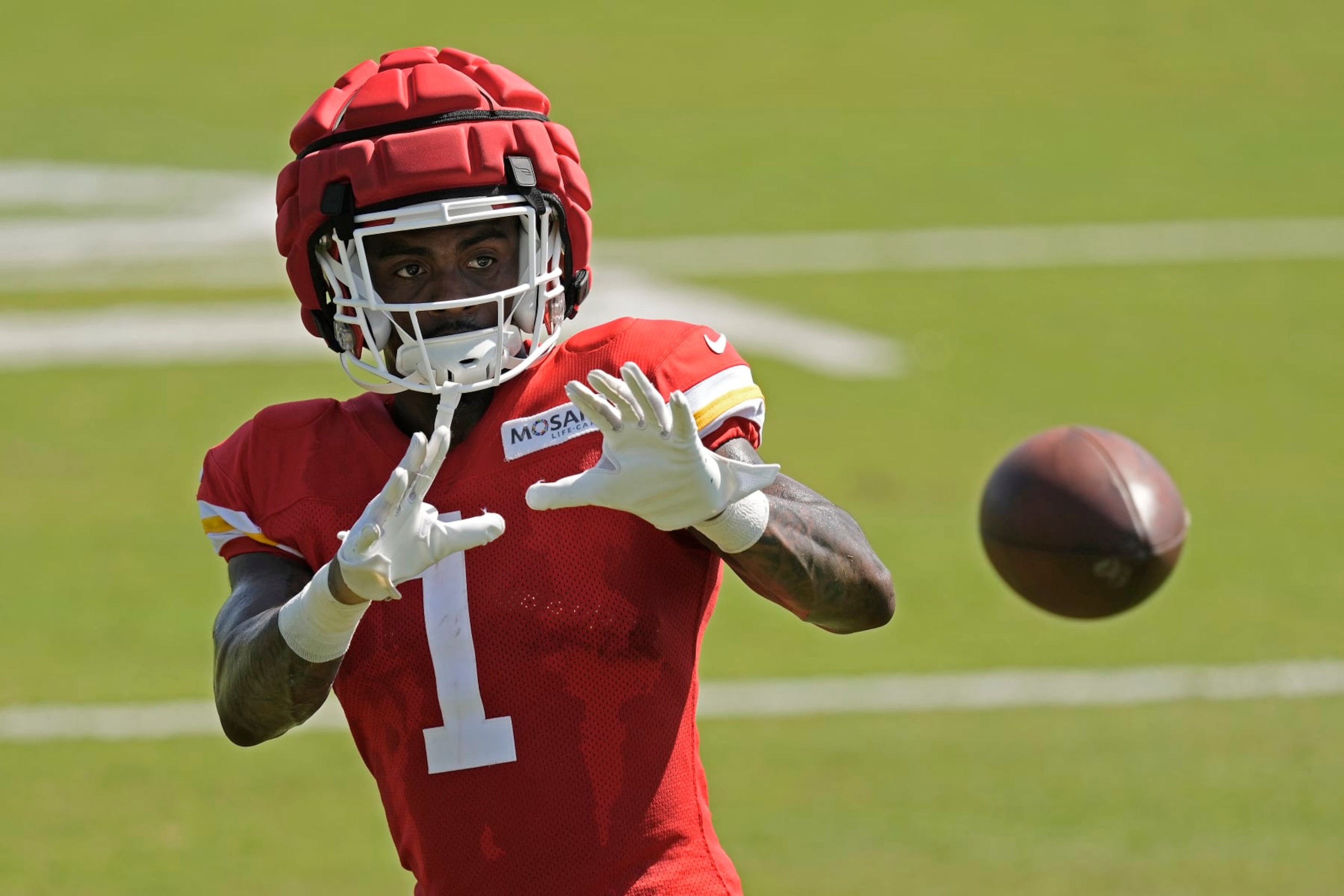 Kansas City Chiefs running back Jerick McKinnon catches a ball during NFL football training camp Friday, July 28, 2023, in St. Joseph, Mo. (AP Photo/Charlie Riedel) Kansas City Chiefs running back Jerick McKinnon catches a ball during NFL football training camp Friday, July 28, 2023, in St. Joseph, Mo. (AP Photo/Charlie Riedel)