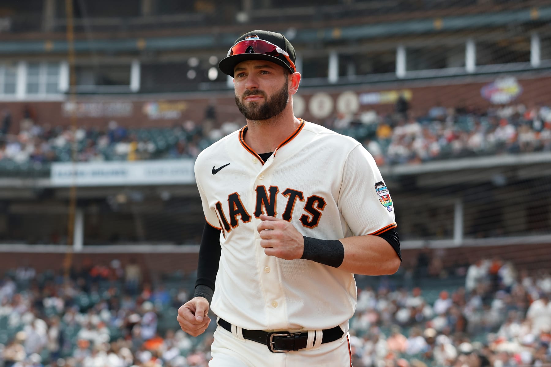 SAN FRANCISCO, CA - JUNE 10: Mitch Haniger #17 of the San Francisco Giants runs onto the field before the game between the Chicago Cubs and the San Francisco Giants at Oracle Park on Saturday, June 10, 2023 in San Francisco, California. (Photo by Lachlan Cunningham/MLB Photos via Getty Images)