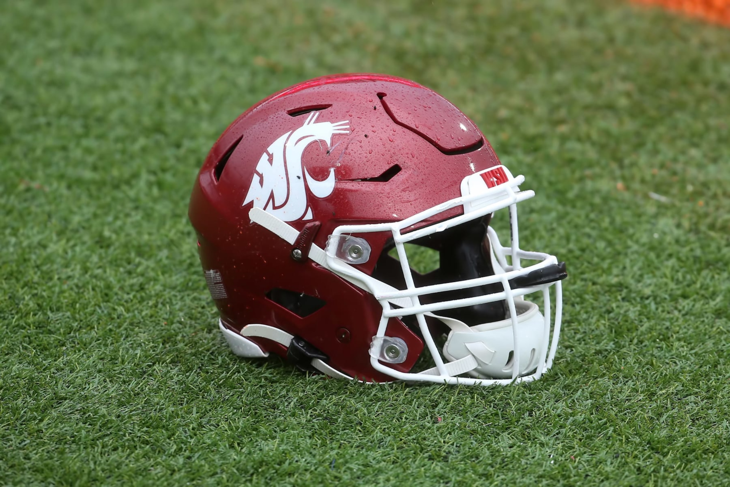 MOBILE, AL - FEBRUARY 02: A general view of a Washington State Cougars helmet during the Reese's Senior Bowl practice session on February 2, 2002 at Hancock Whitney Stadium in Mobile, Alabama.  (Photo by Michael Wade/Icon Sportswire via Getty Images)