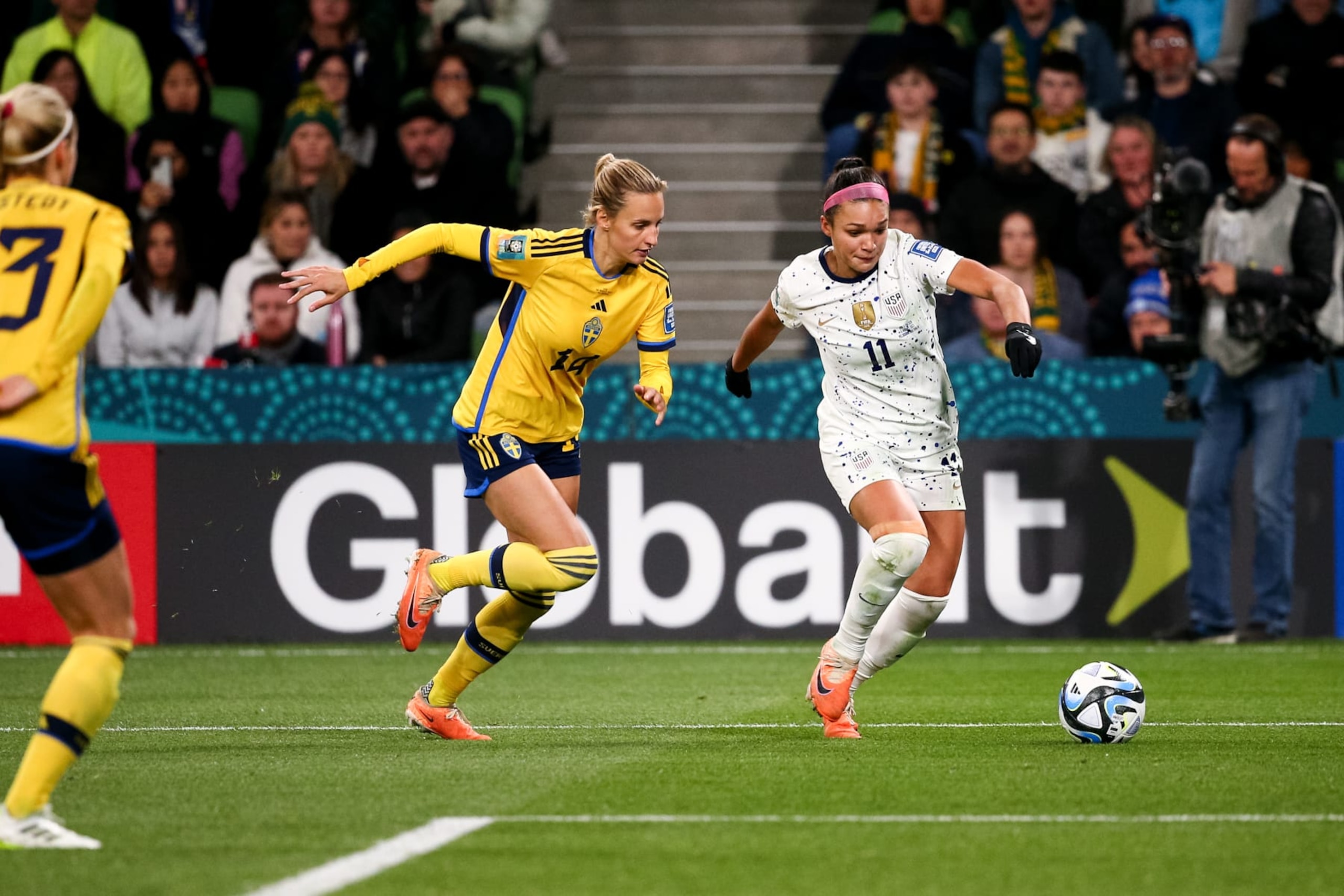 MELBOURNE, AUSTRALIA - AUGUST 06: Sophia Smith of USA controls the ball during the Women's World Cup football match between Sweden and USA at AAMI Park on August 06, 2023 in Melbourne, Australia. 