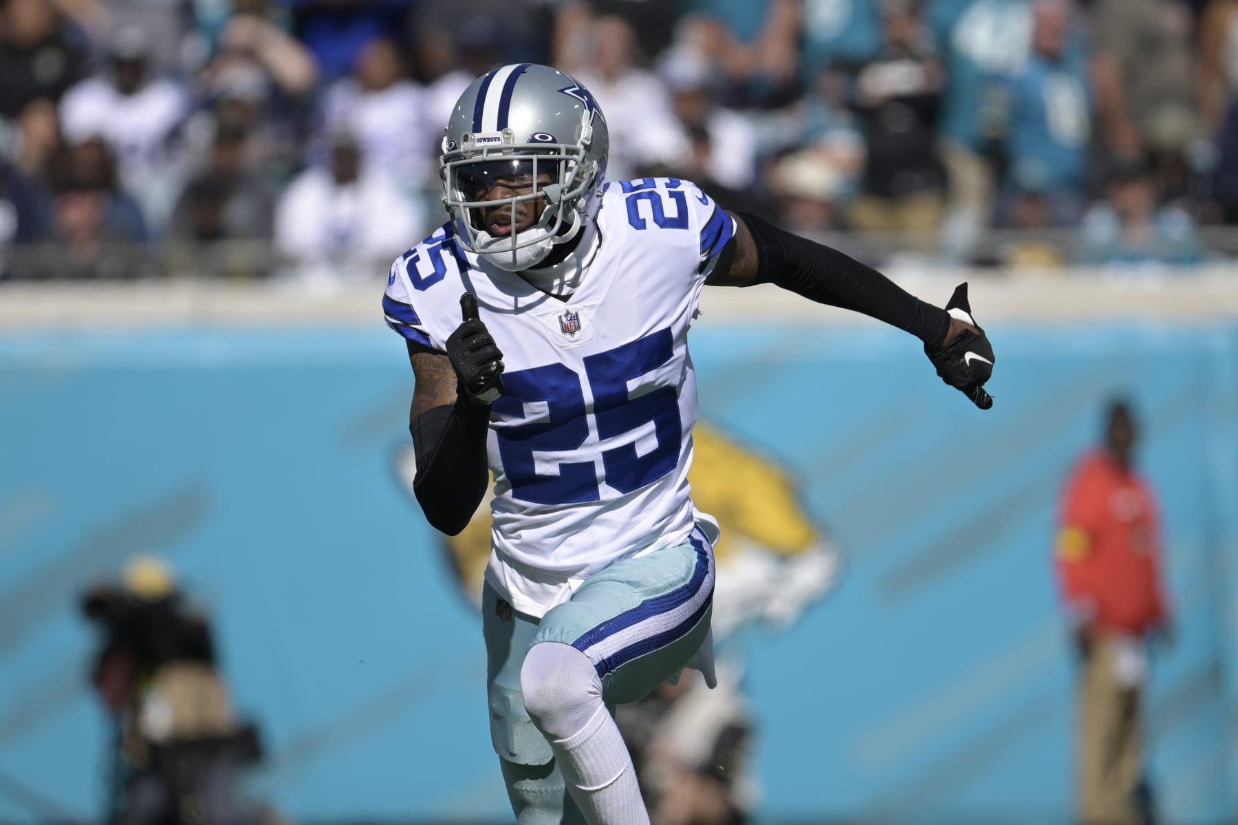 Dallas Cowboys cornerback Nahshon Wright (25) runs a play during the first half of an NFL football game against the Jacksonville Jaguars, Sunday, Dec. 18, 2022, in Jacksonville, Fla. (AP Photo/Phelan M. Ebenhack)