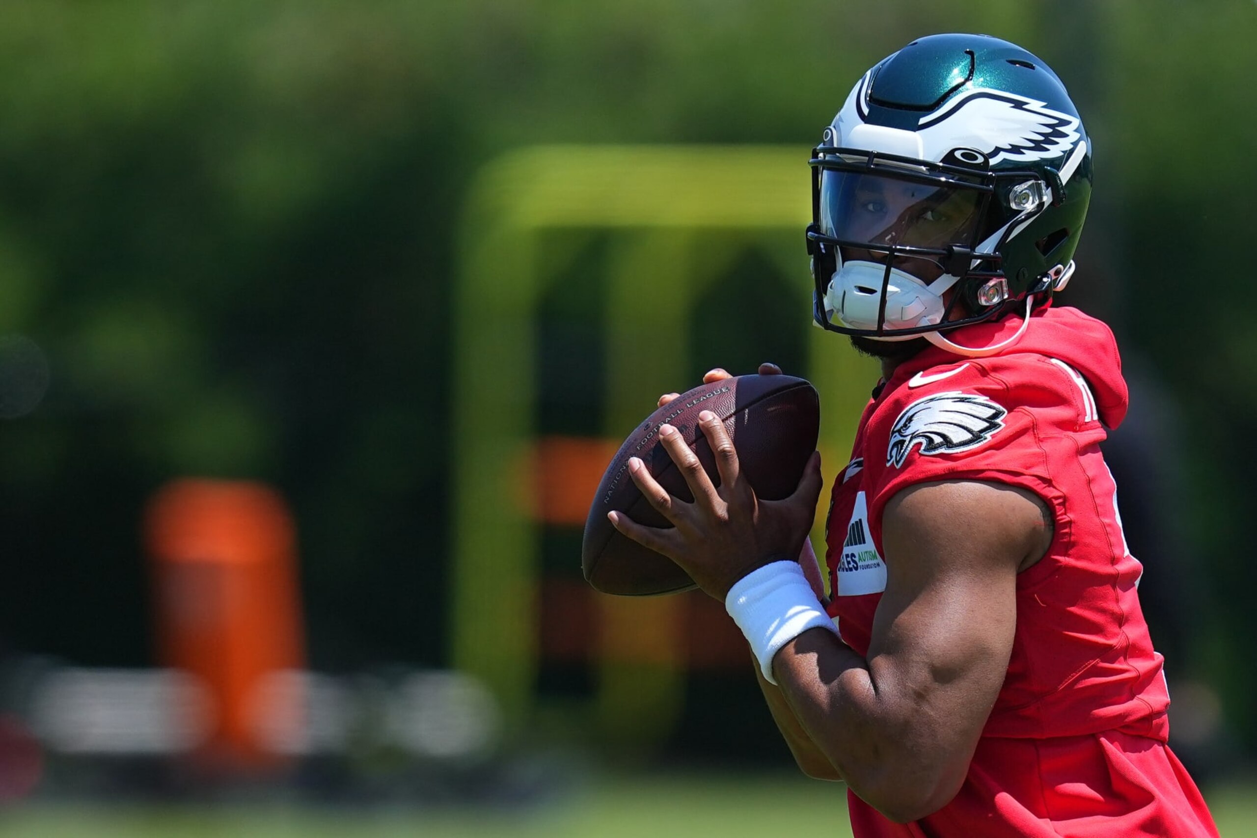 PHILADELPHIA, PENNSYLVANIA - JUNE 1: Jalen Hurts #1 of the Philadelphia Eagles throws a pass during OTAs at the NovaCare Complex on June 1, 2023 in Philadelphia, Pennsylvania. (Photo by Mitchell Leff/Getty Images) PHILADELPHIA, PENNSYLVANIA - JUNE 1: Jalen Hurts #1 of the Philadelphia Eagles throws a pass during OTAs at the NovaCare Complex on June 1, 2023 in Philadelphia, Pennsylvania. (Photo by Mitchell Leff/Getty Images)