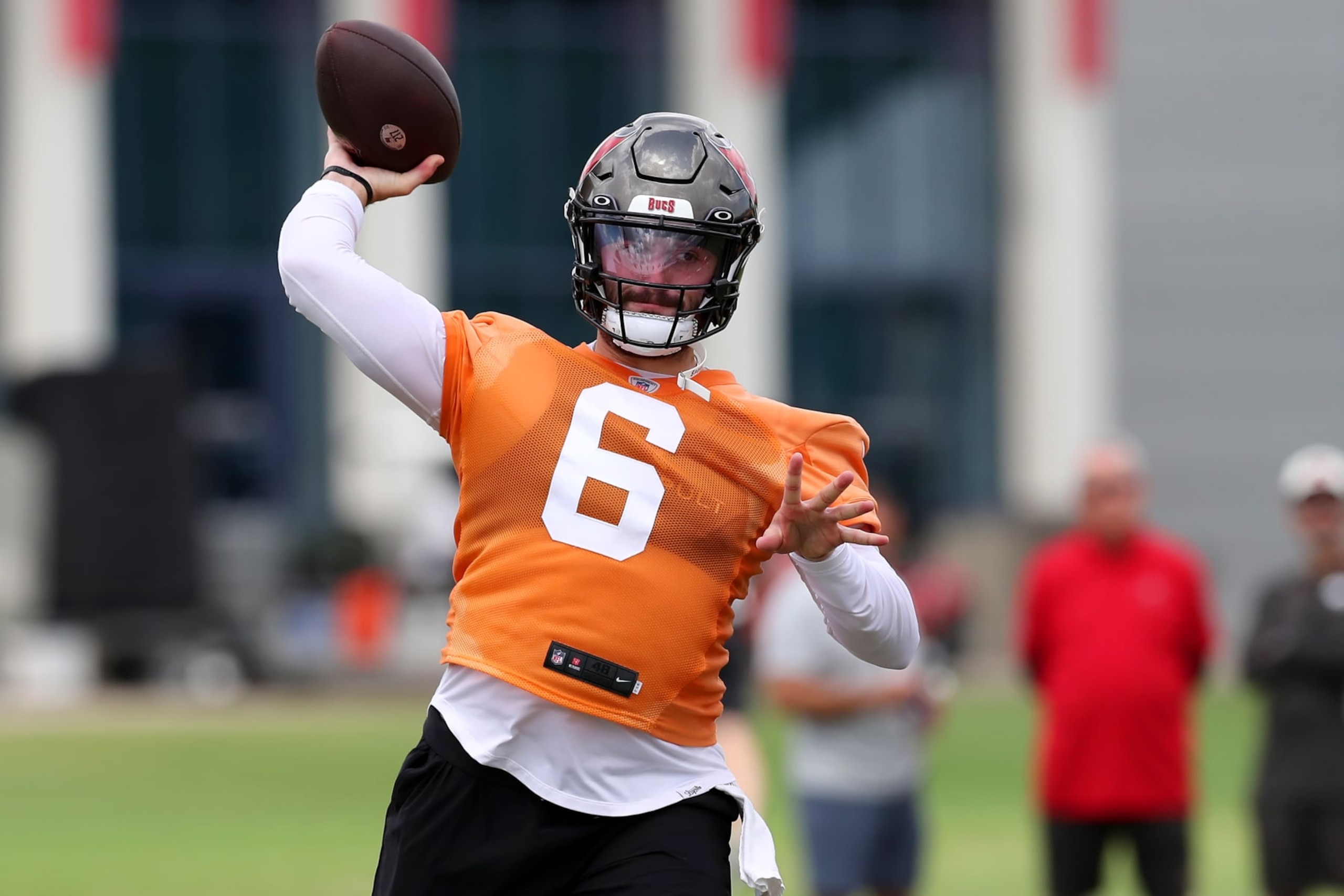 TAMPA, FL - AUG 05: Tampa Bay Buccaneers Quarterback Baker Mayfield (6) goes thru a drill during the Tampa Bay Buccaneers Training Camp on August 05, 2023 at the AdventHealth Training Center at One Buccaneer Place in Tampa, Florida. (Photo by Cliff Welch/Icon Sportswire via Getty Images)
