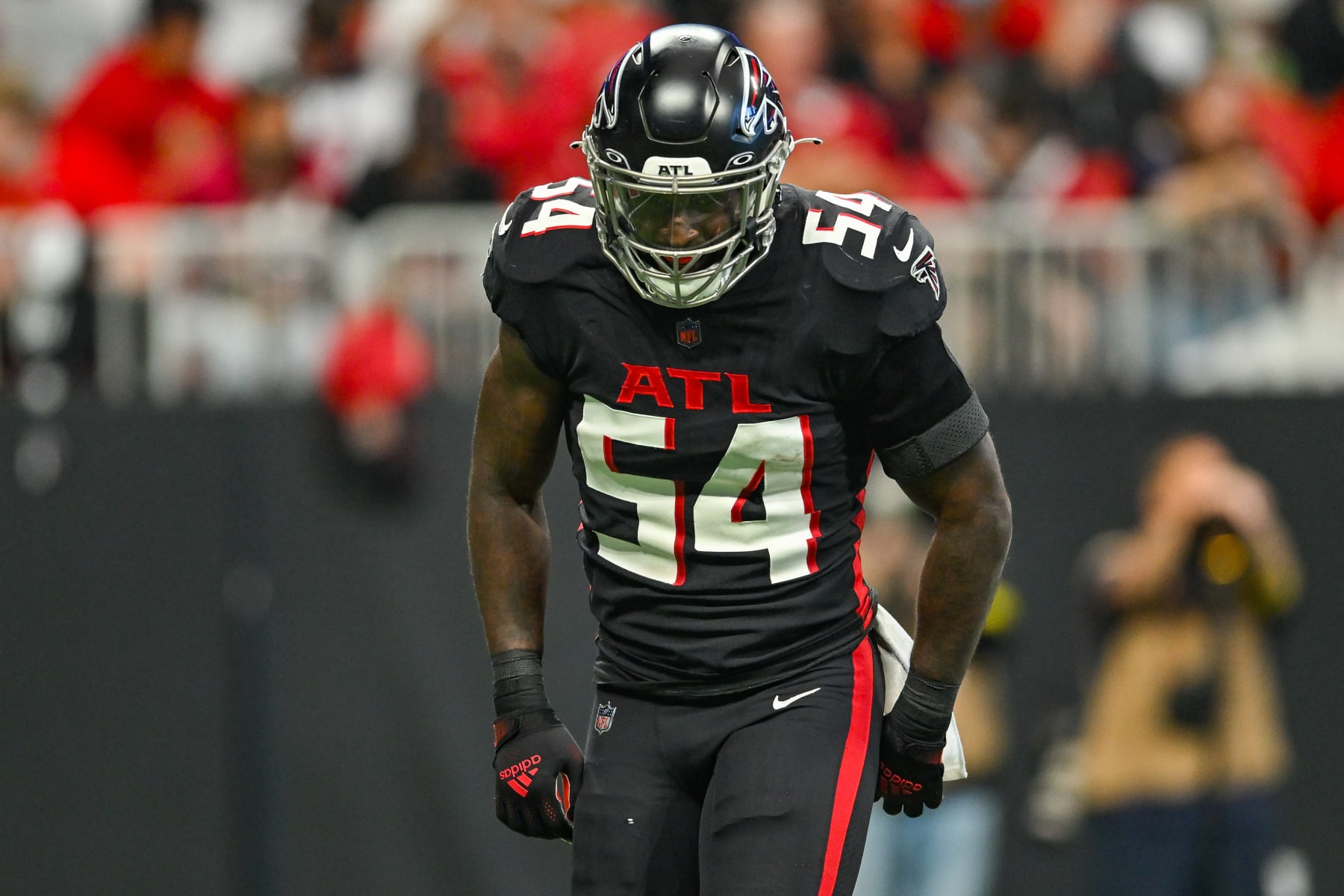ATLANTA, GA JANUARY 01: Atlanta linebacker Rashaan Evans (54) reacts after a defensive stop during the NFL game between the Arizona Cardinals and the Atlanta Falcons on January 1st, 2023 at Mercedes-Benz Stadium in Atlanta, GA. (Photo by Rich von Biberstein/Icon Sportswire via Getty Images) ATLANTA, GA JANUARY 01: Atlanta linebacker Rashaan Evans (54) reacts after a defensive stop during the NFL game between the Arizona Cardinals and the Atlanta Falcons on January 1st, 2023 at Mercedes-Benz Stadium in Atlanta, GA. (Photo by Rich von Biberstein/Icon Sportswire via Getty Images)