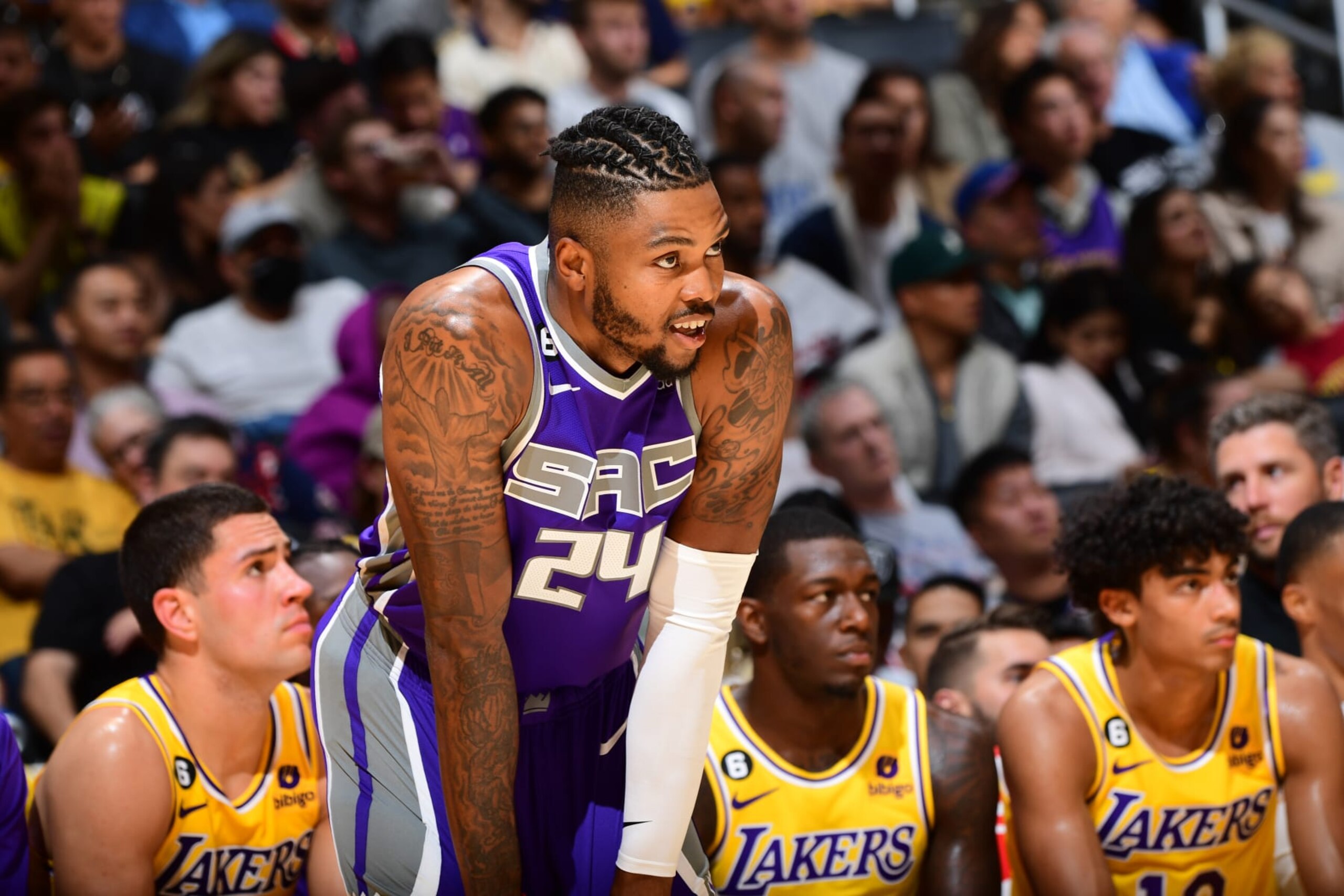 LOS ANGELES, CA - OCTOBER 3: Kent Bazemore #24 of the Sacramento Kings looks on during a preseason game against the Los Angeles Lakers on October 3, 2022 at Crypto.com Arena in Los Angeles, California. NOTE TO USER: User expressly acknowledges and agrees that, by downloading and/or using this Photograph, user is consenting to the terms and conditions of the Getty Images License Agreement. Mandatory Copyright Notice: Copyright 2022 NBAE (Photo by Adam Pantozzi/NBAE via Getty Images)