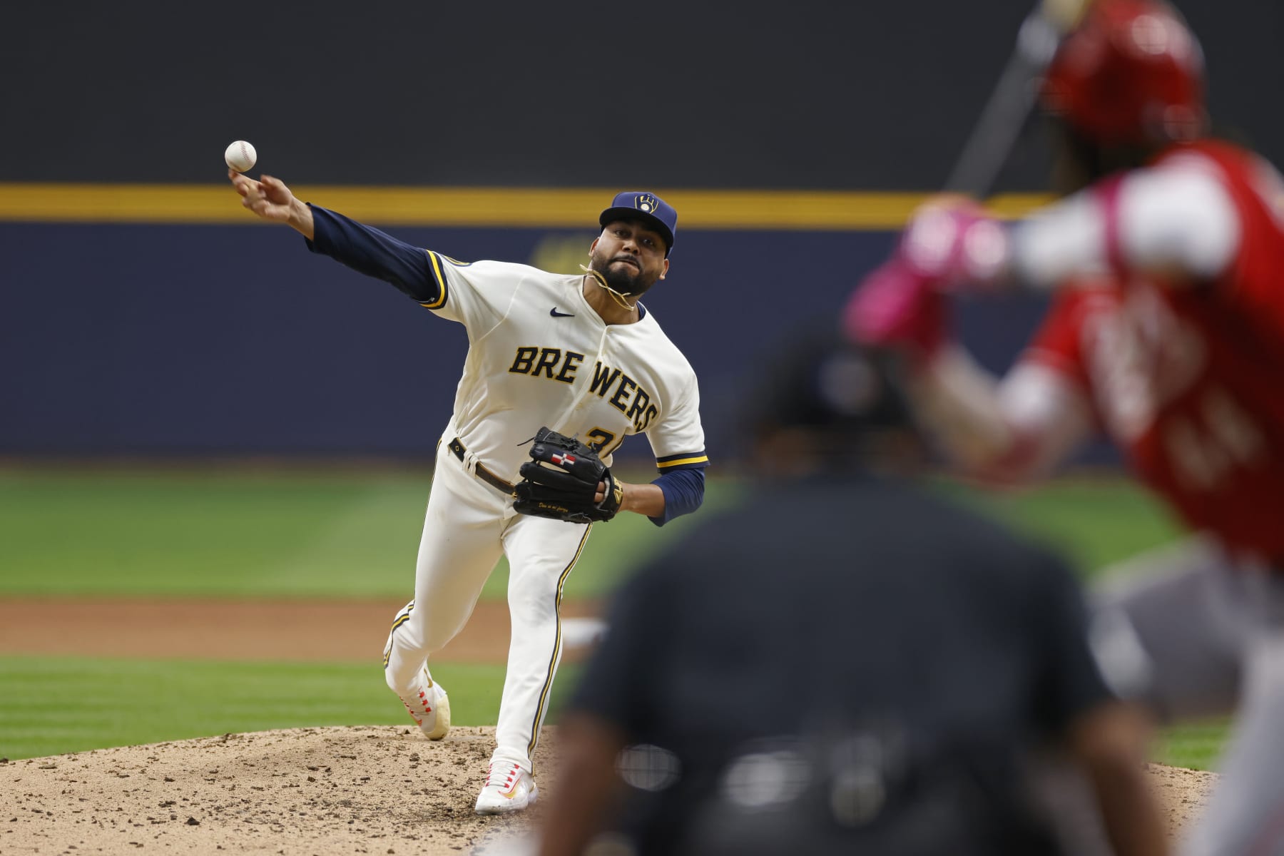 MILWAUKEE, WI - JULY 26: Milwaukee Brewers relief pitcher Joel Payamps (31) delivers a pitch during an MLB game against the Cincinnati Reds on July 26, 2023 at American Family Field in Milwaukee, Wisconsin. (Photo by Joe Robbins/Icon Sportswire via Getty Images)